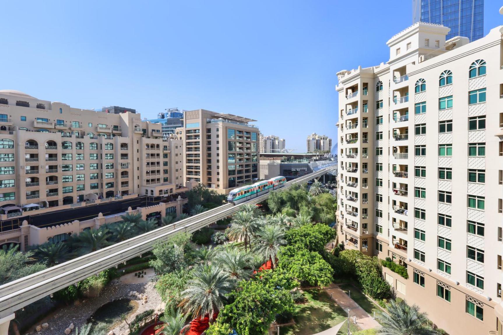 Spacious 1 Bedroom In Shoreline Near Palm Mall Dubai
