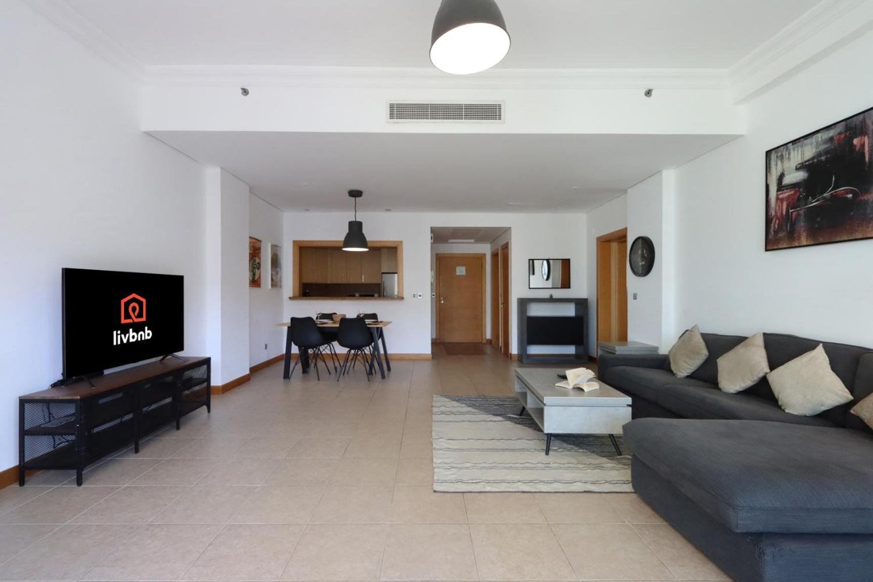 Apartment Spacious 1 Bedroom In Shoreline Near Palm Mall