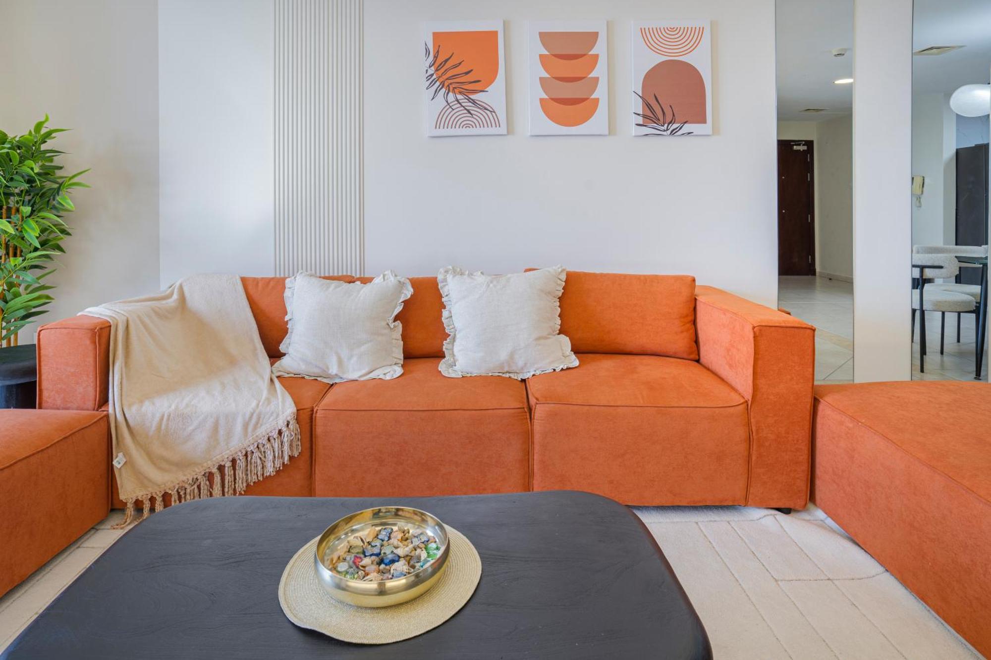 Apartment 28- Affortable Cozy Living, Work Friendly, Longer Stays Next To Tram