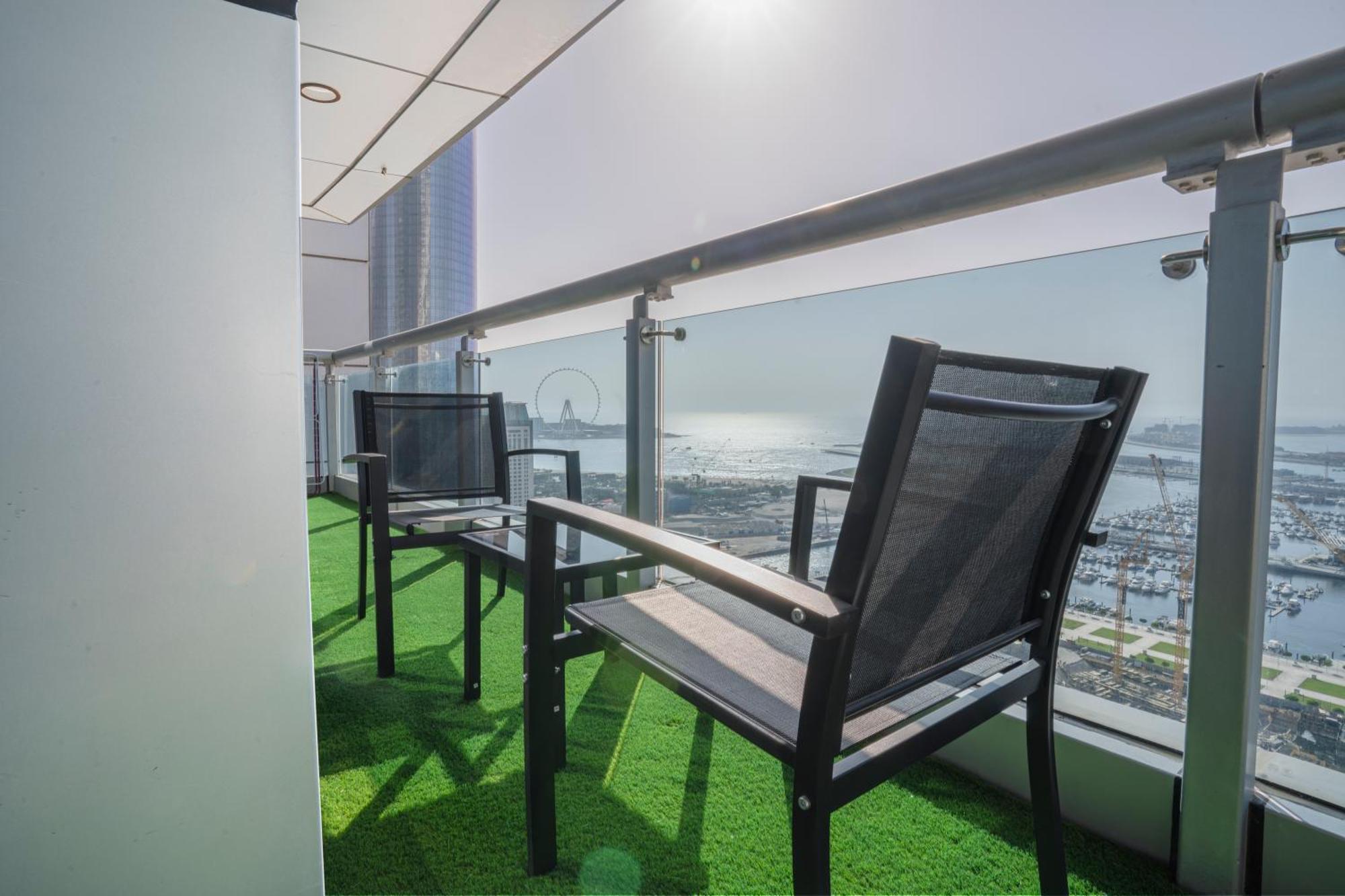 Apartment 28- Affortable Cozy Living, Work Friendly, Longer Stays Next To Tram *