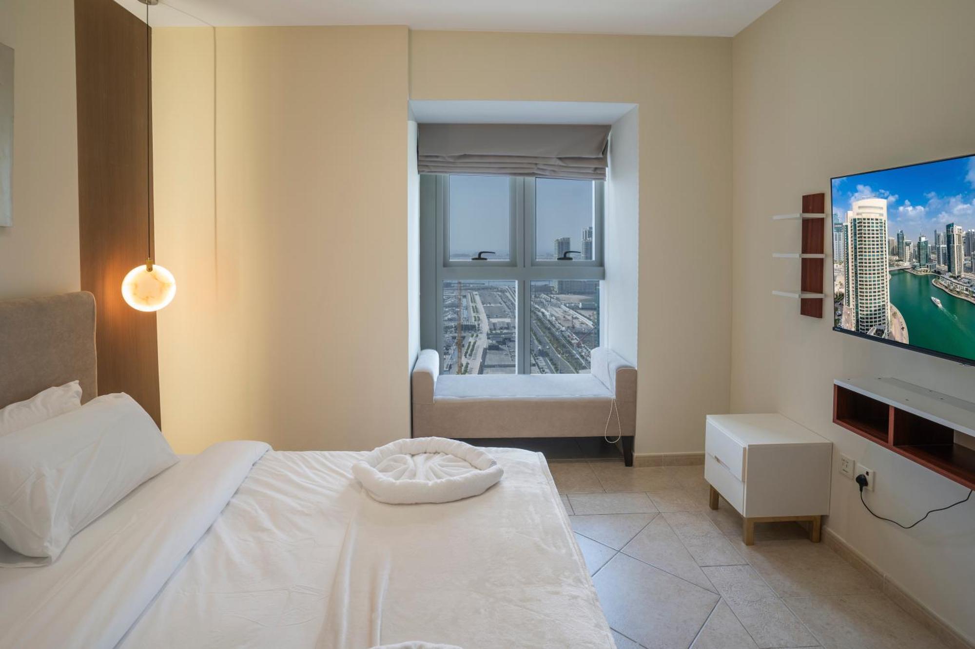 28- Affortable Cozy Living, Work Friendly, Longer Stays Next To Tram * Dubai