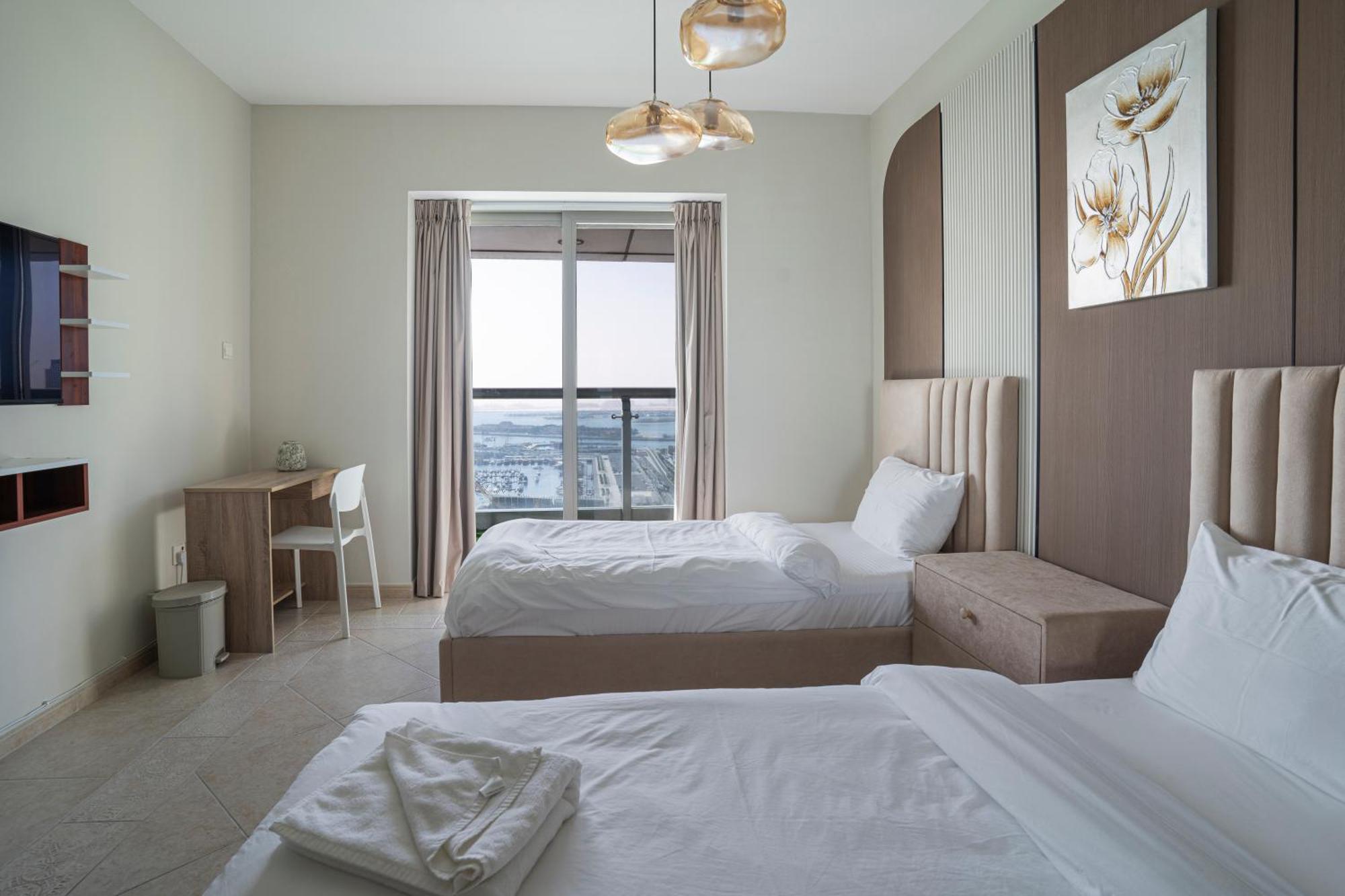 Apartment 28- Affortable Cozy Living, Work Friendly, Longer Stays Next To Tram *