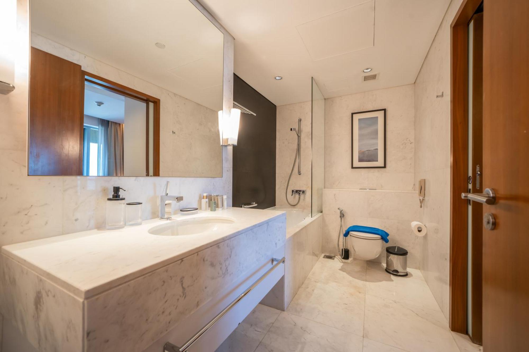 New Arabian -address Emaar Fashion Avenue Apartment