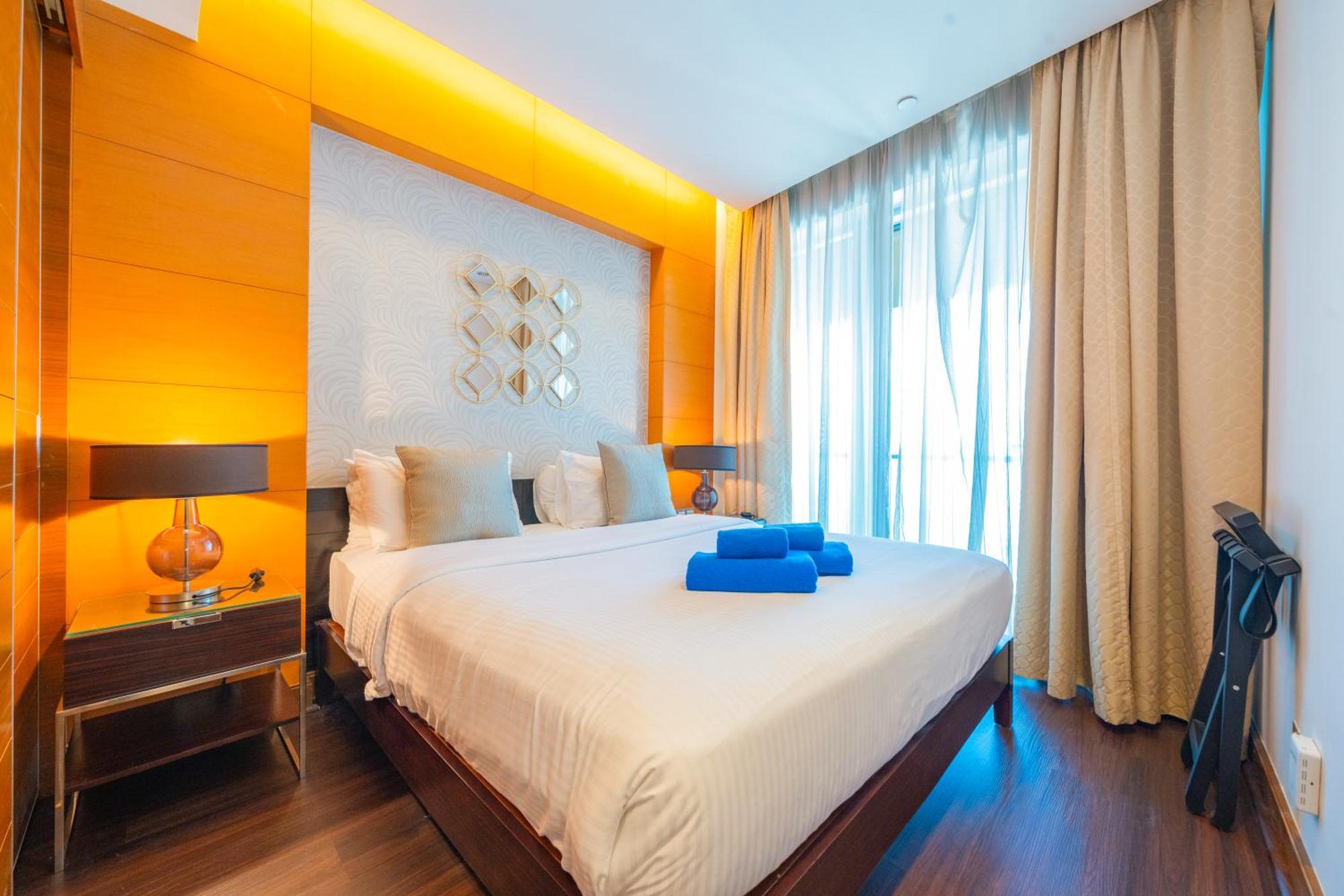 New Arabian -address Emaar Fashion Avenue Apartment