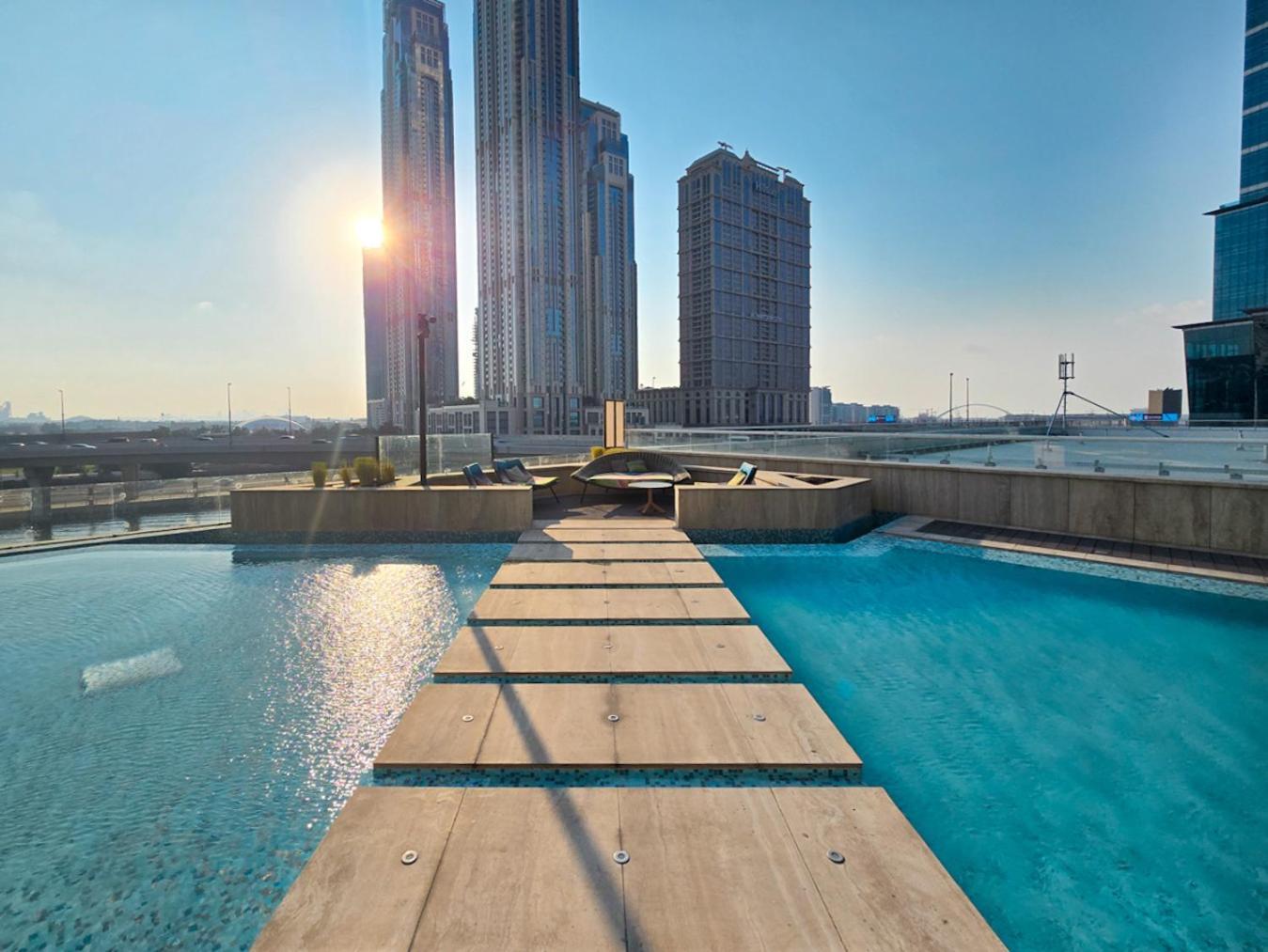 Easygo- Lavish 2br-terrace-view-infinity Pool Apartment