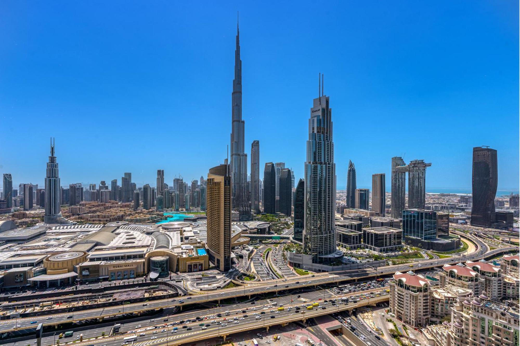 Mall Connection - Burj Views - Turf Balcony Apartment