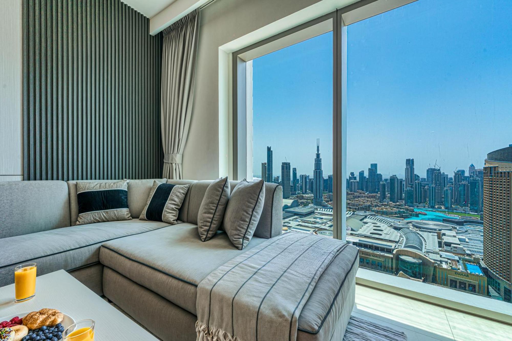 Mall Connection - Burj Views - Turf Balcony