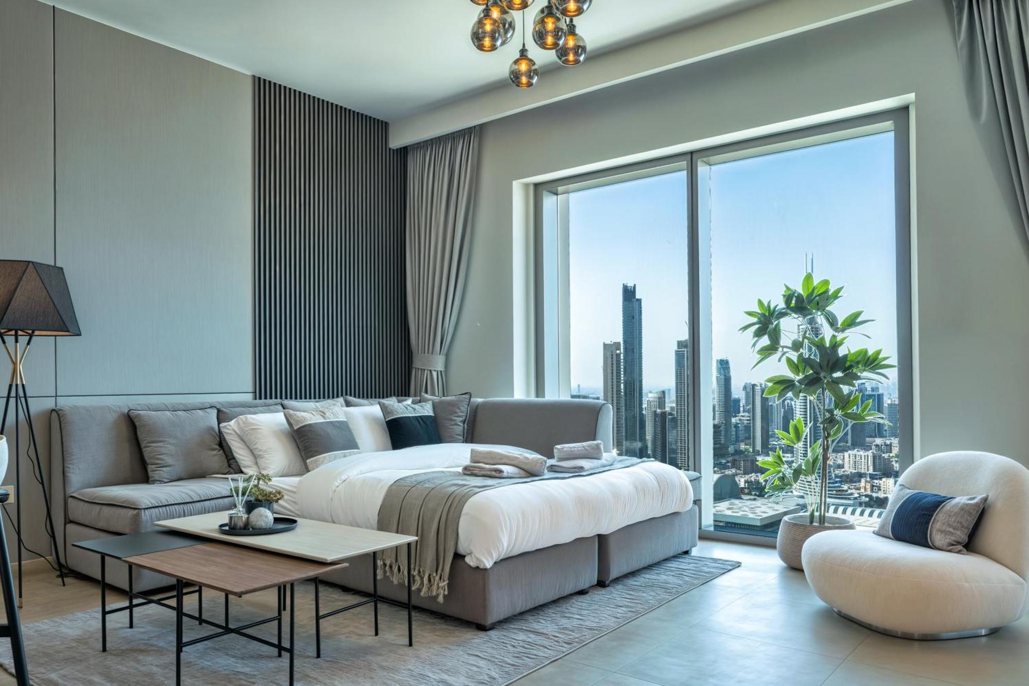 Mall Connection - Burj Views - Turf Balcony Apartment