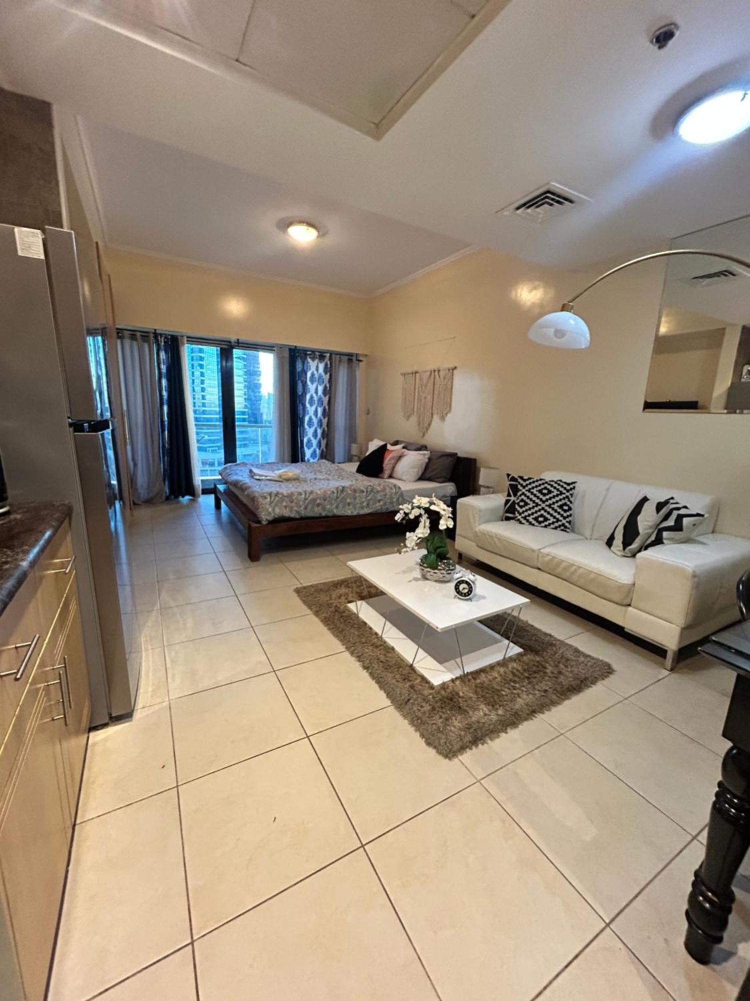 Click - Jlt - & Balcony Lakes View Entire -jn * Dubai