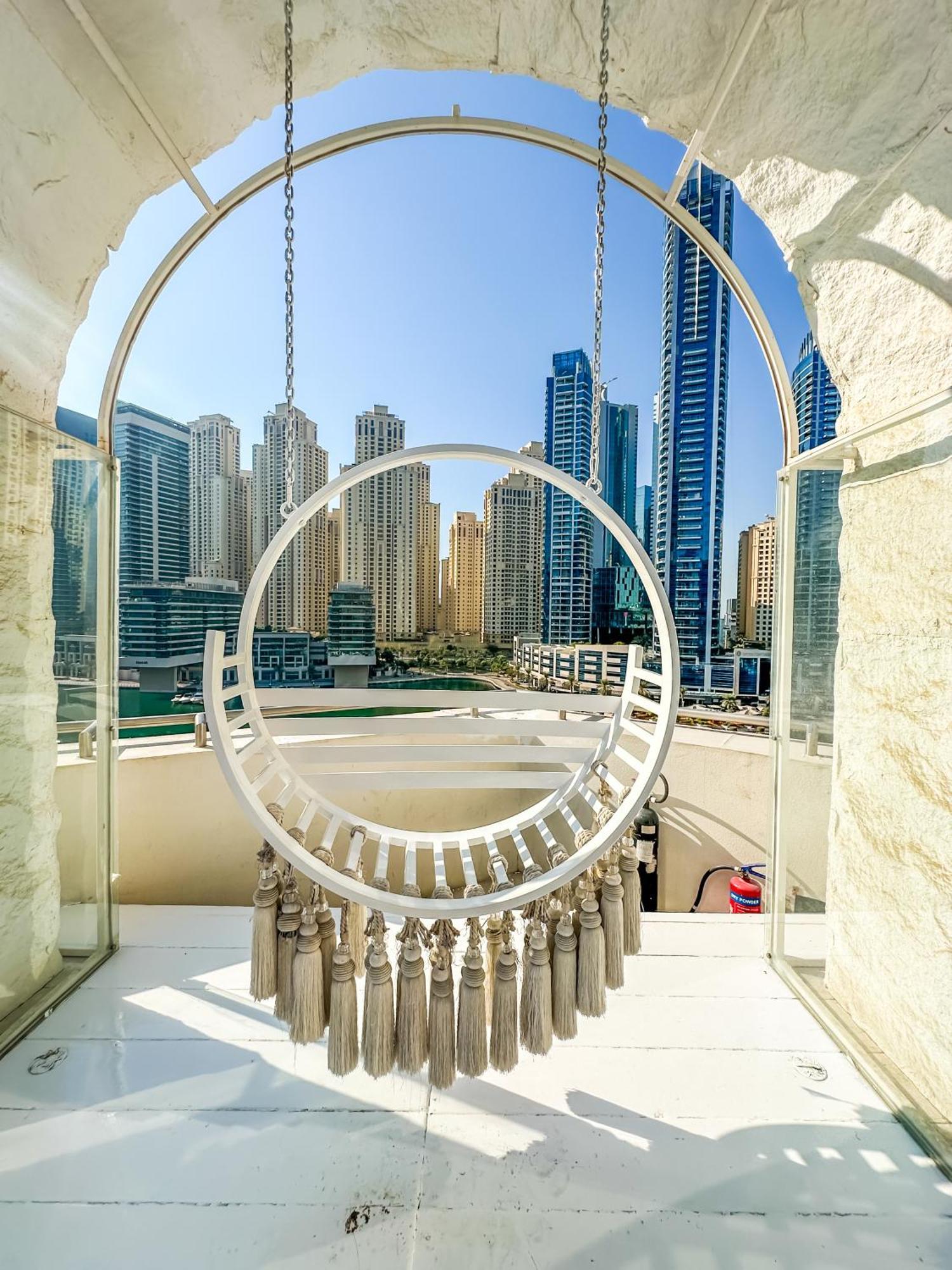 Apartment On The 30th Floor With Stunning Marina View Dubai