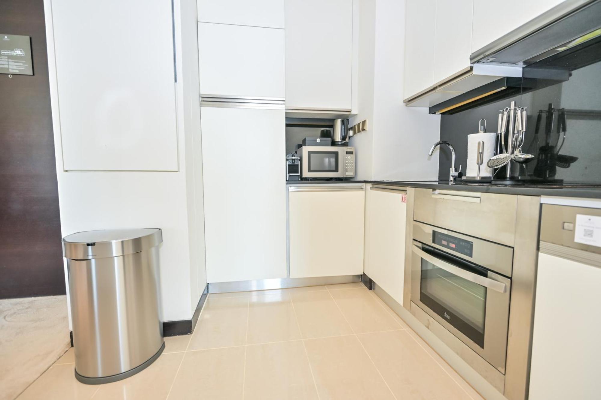 Apartment On The 30th Floor With Stunning Marina View *