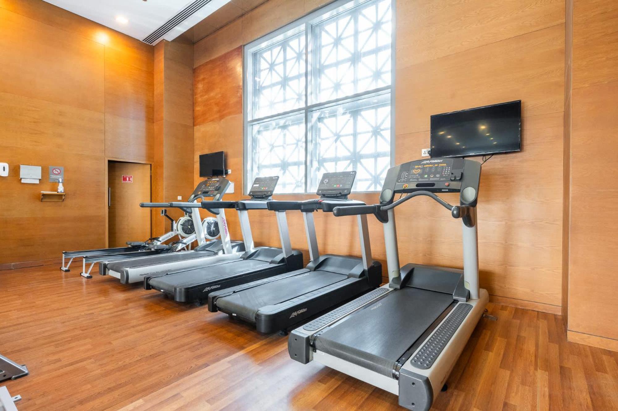 Apartment 1 Bedroom Situated Near Burj Khalifa And Mall