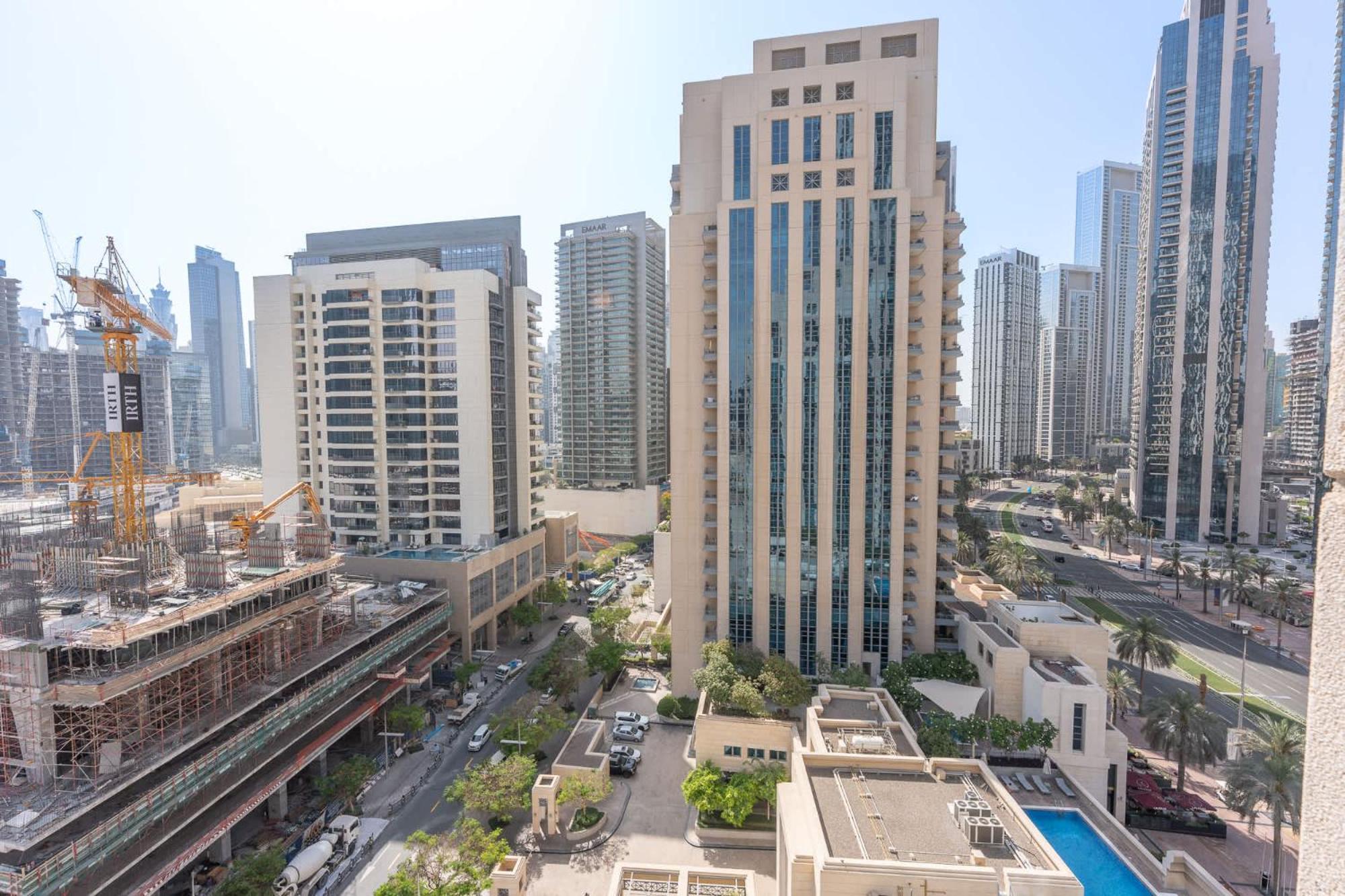Apartment 1 Bedroom Situated Near Burj Khalifa And Mall Dubai