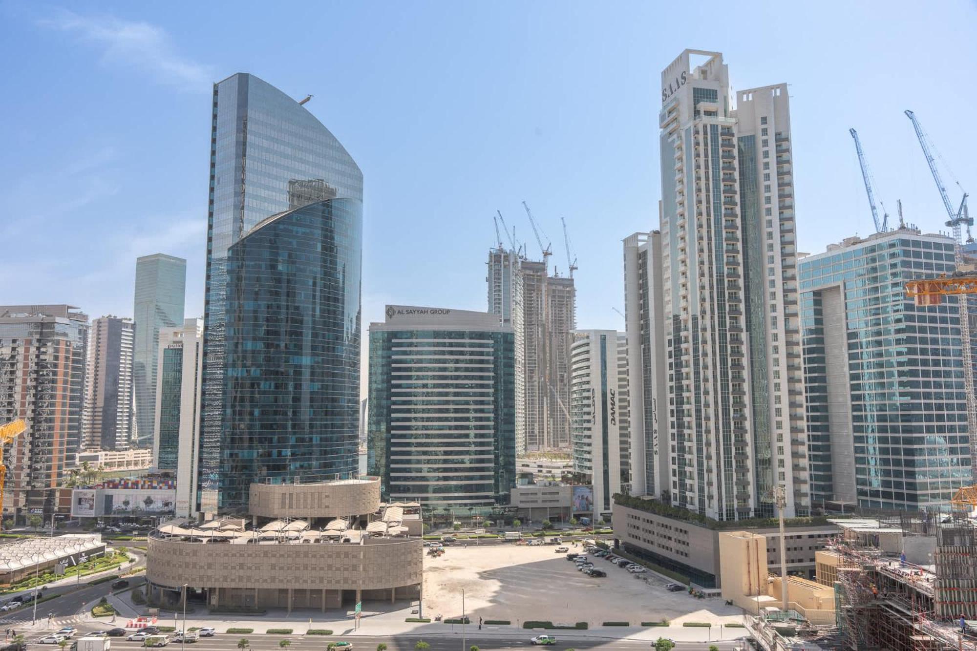 1 Bedroom Situated Near Burj Khalifa And Mall *