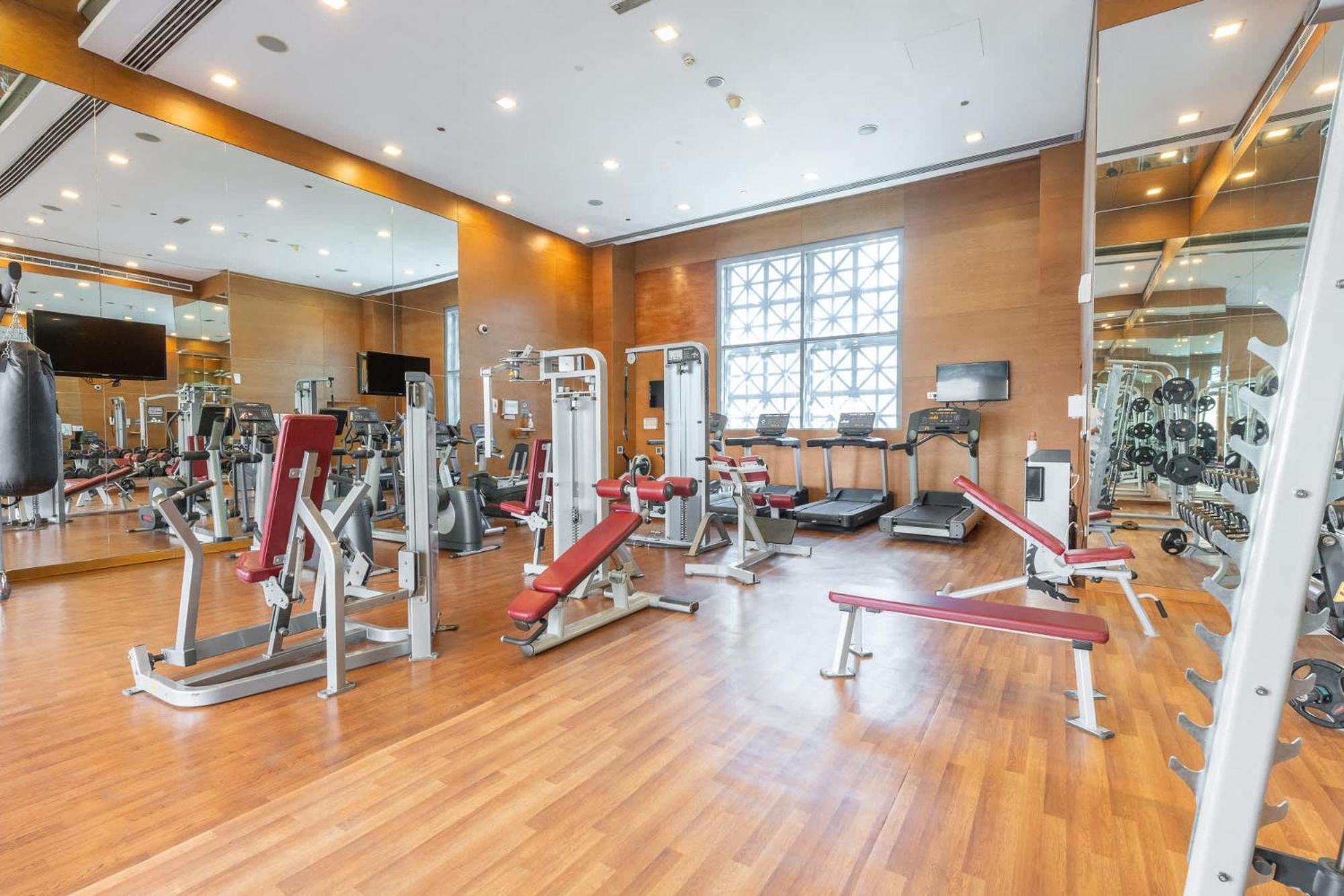 1 Bedroom Situated Near Burj Khalifa And Mall Apartment *