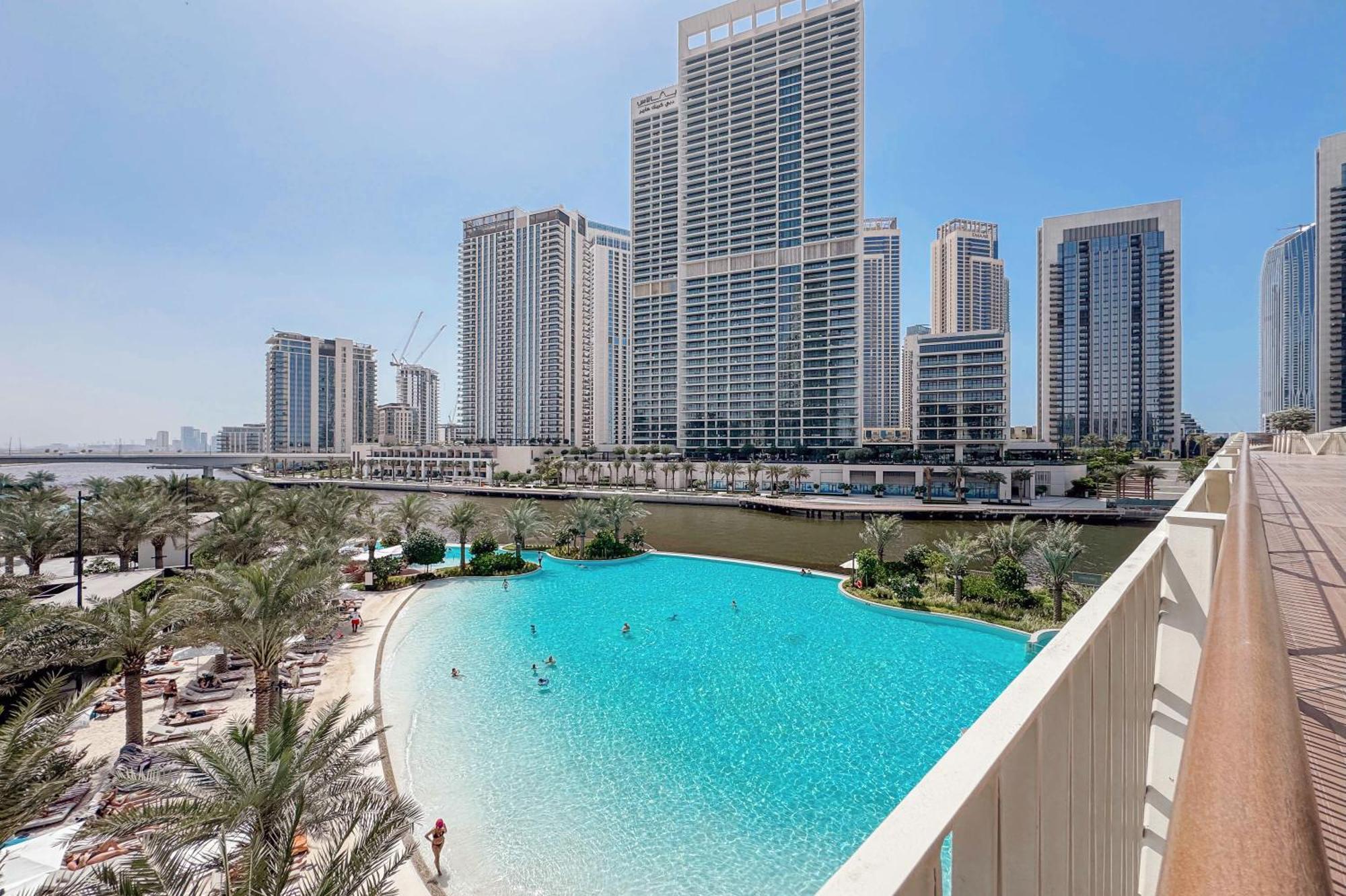 Modern 2br - Vida Residences Creek - Creek Access * Dubai