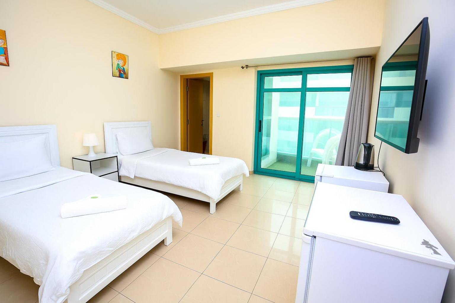 Masters And Double For Girls Only In Marina, Apartment *
