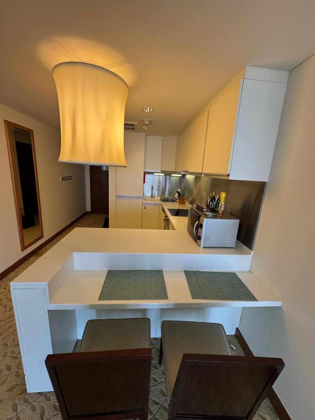 Apartment In Mall - Burj Khalifa View! Dubai