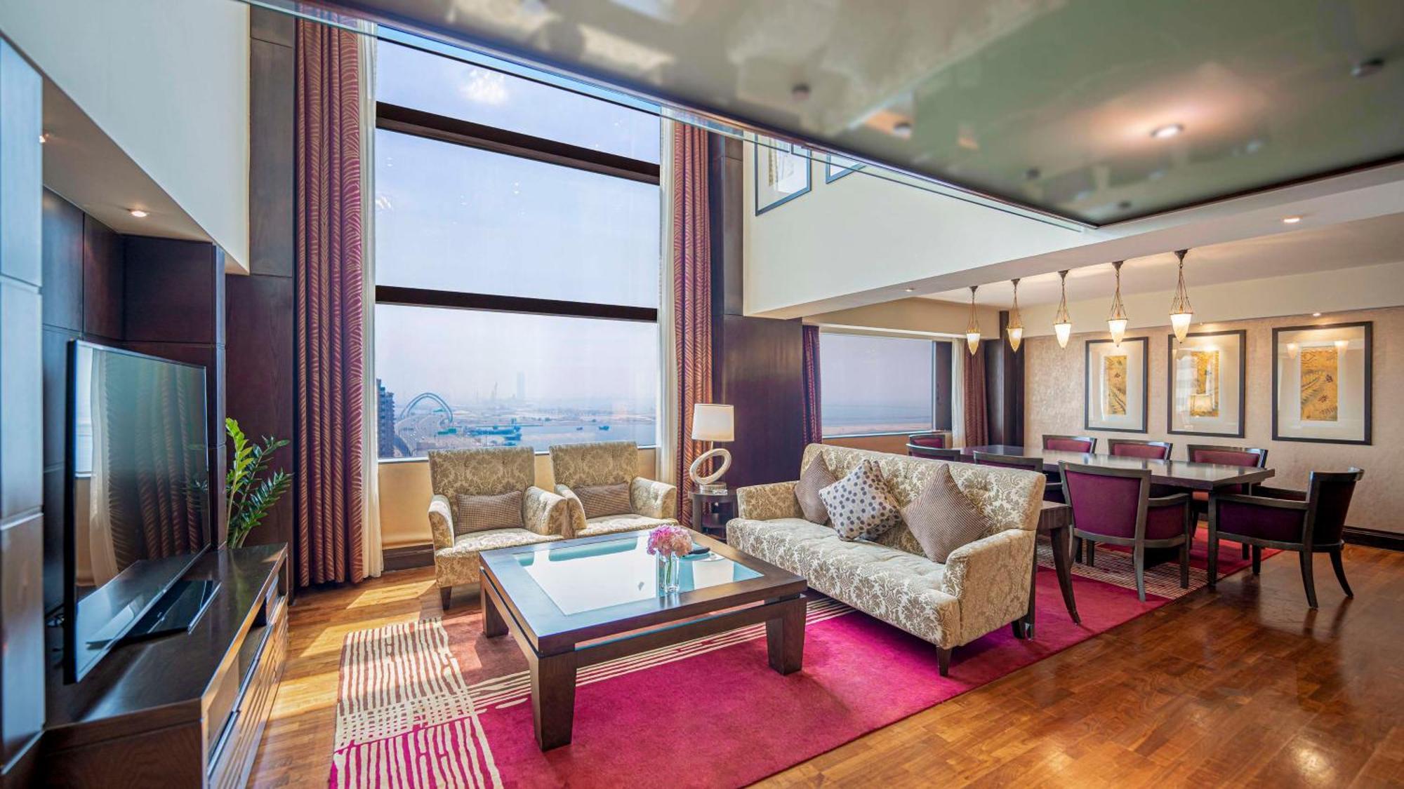 Hotel Hyatt Regency - Corniche 5*