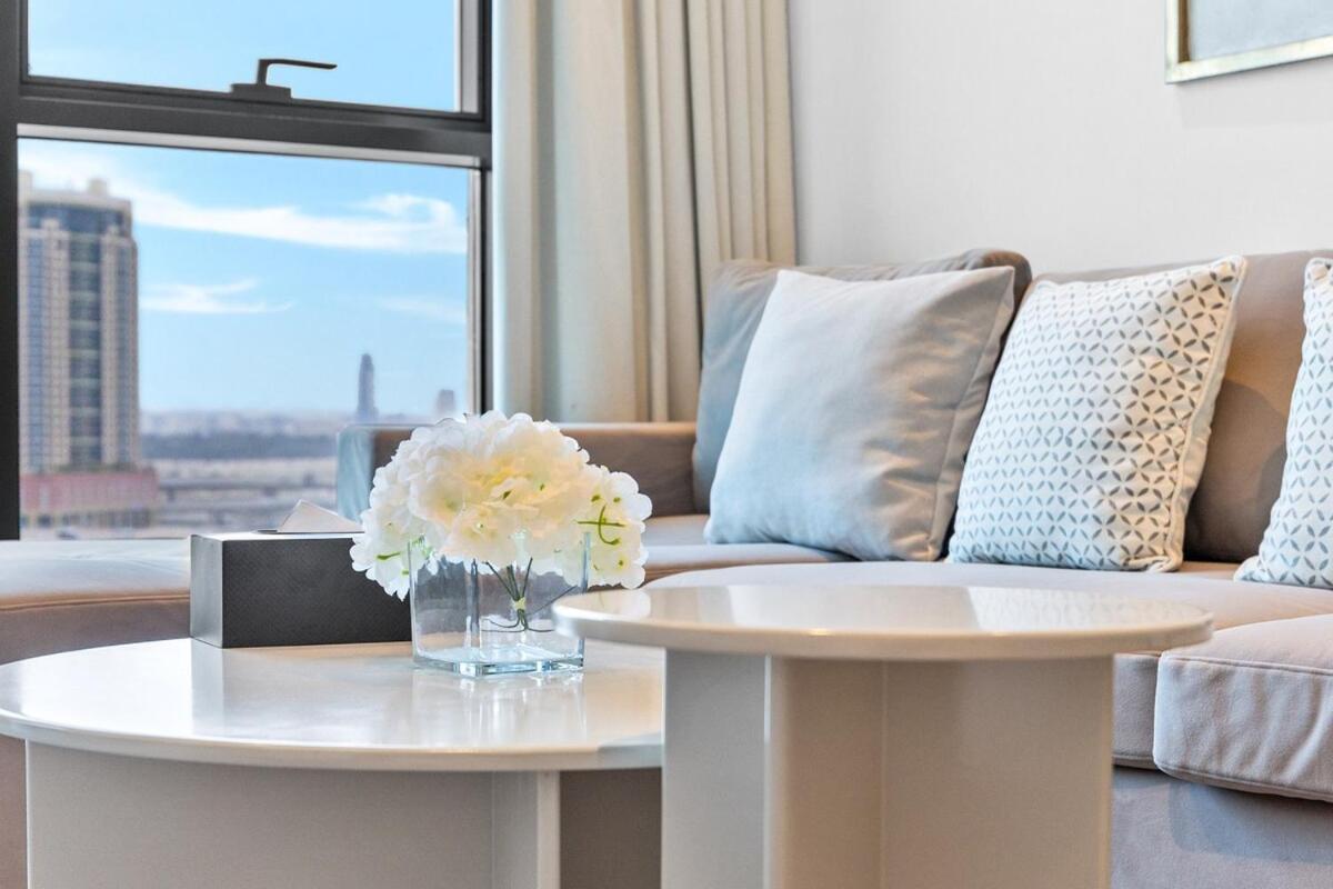 Apartment Waves Homes - Serenity, Luxury Living At 15 Northside Tower 2