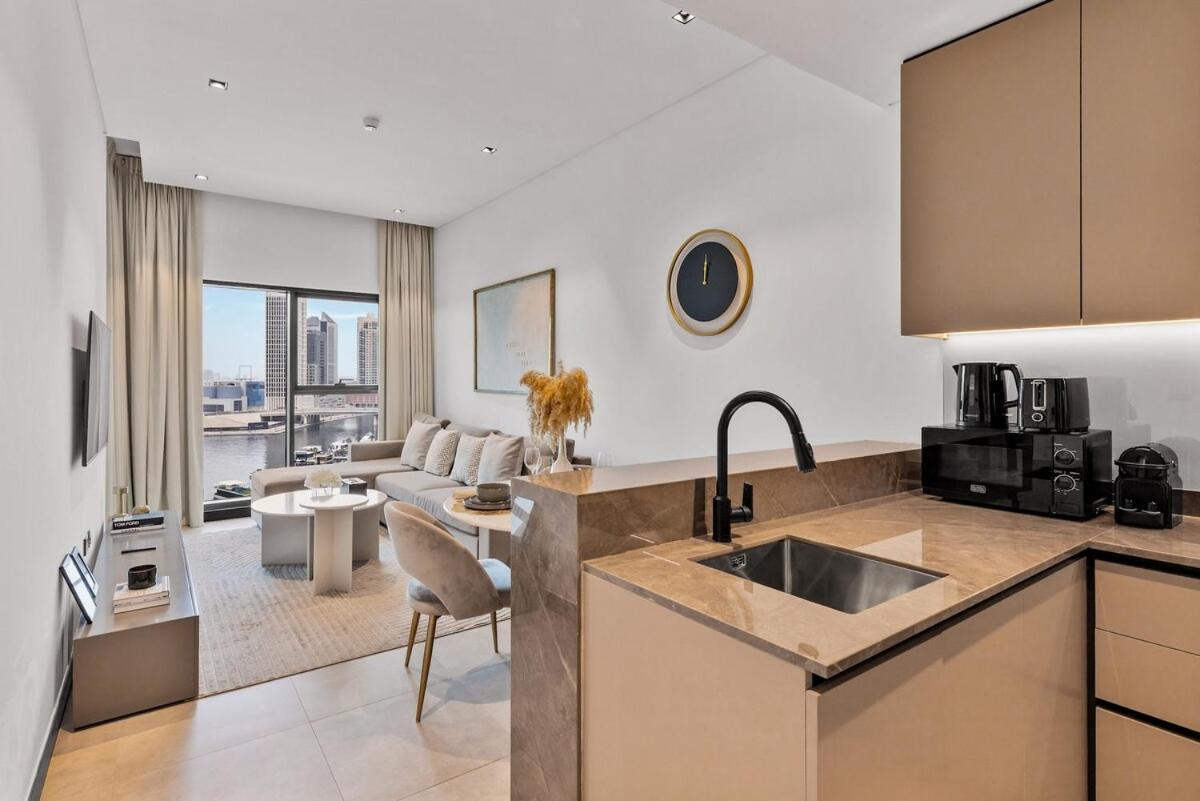 Apartment Waves Homes - Serenity, Luxury Living At 15 Northside Tower 2