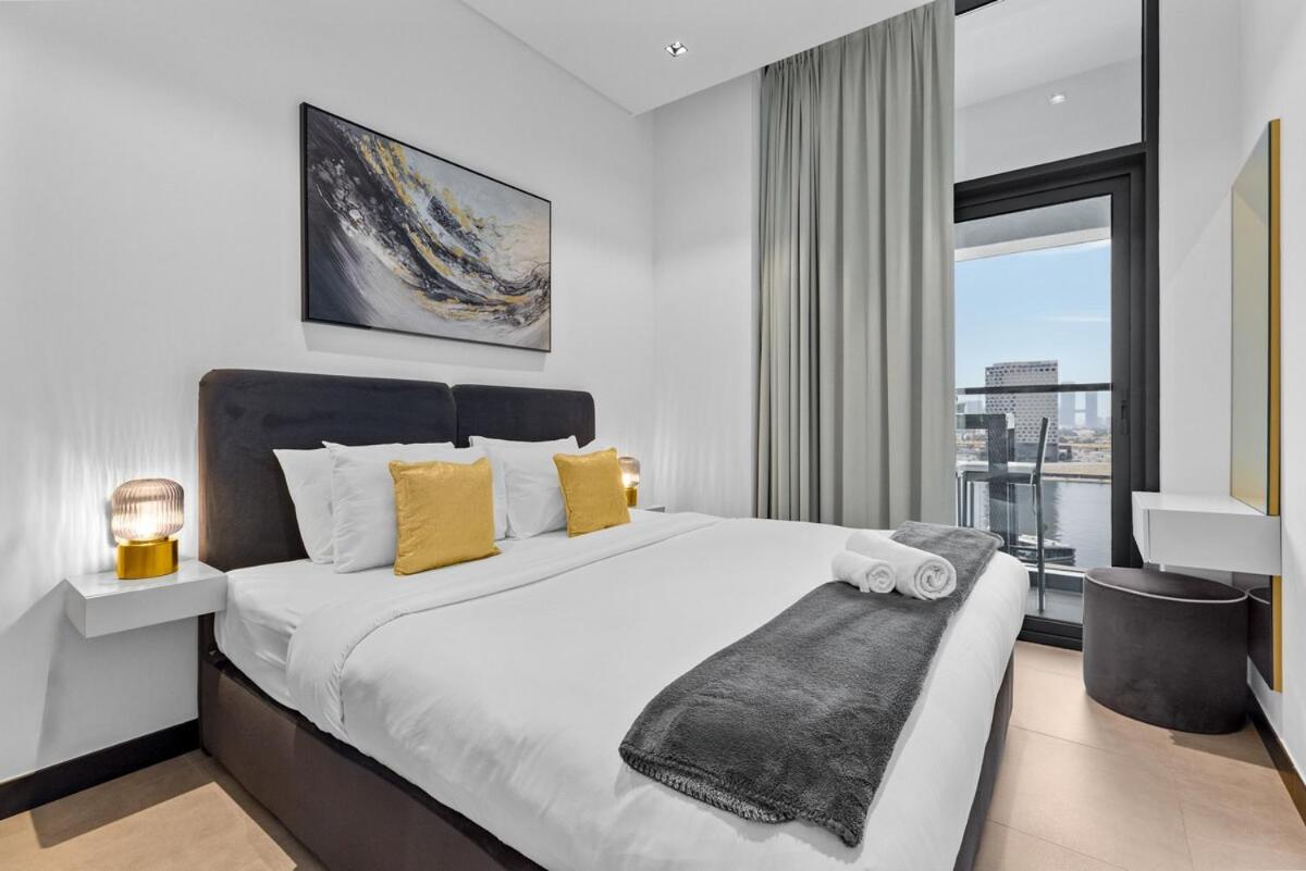 Apartment Waves Homes - Serenity, Luxury Living At 15 Northside Tower 2 *