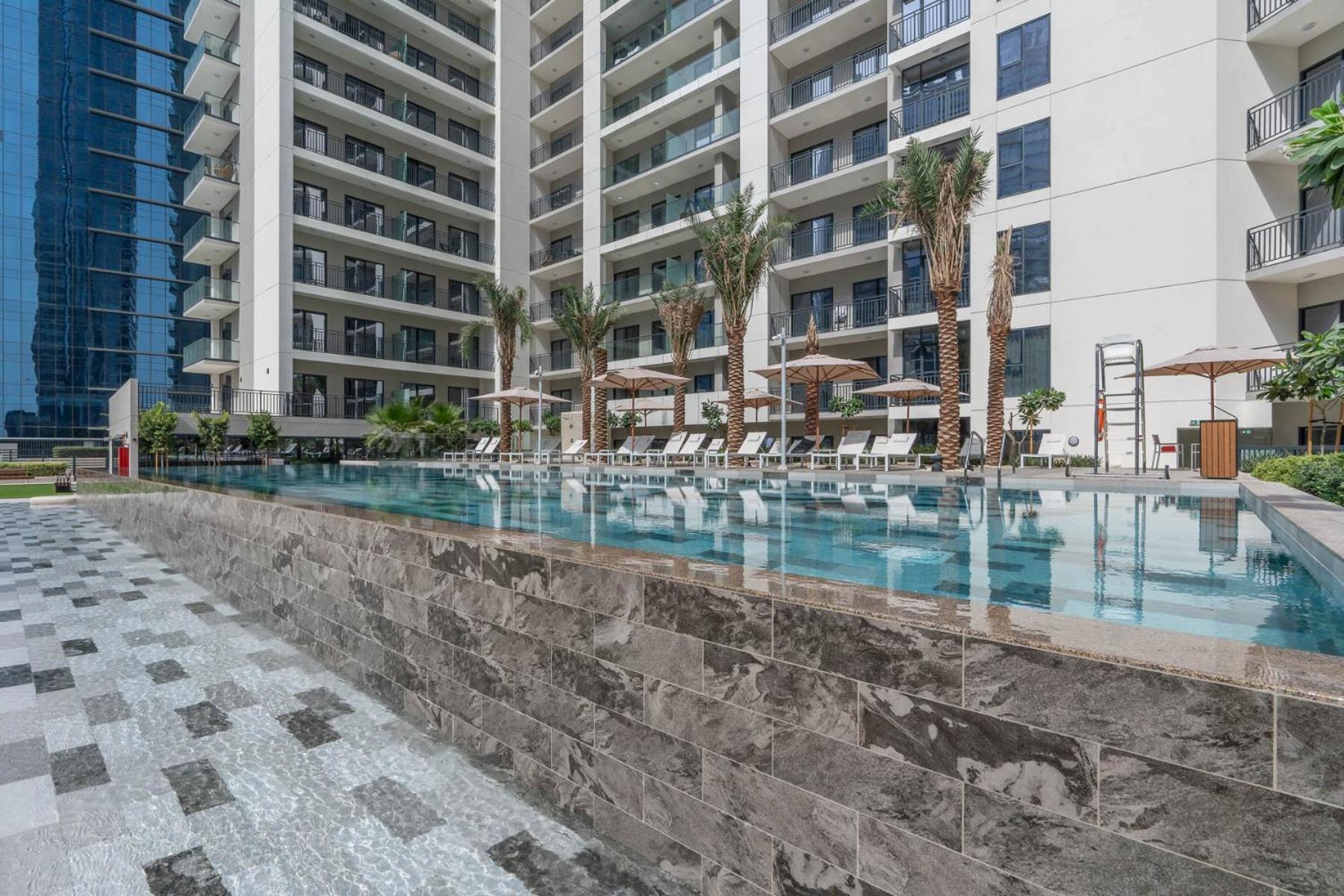 Perfect Location-for Work Or Leisure *