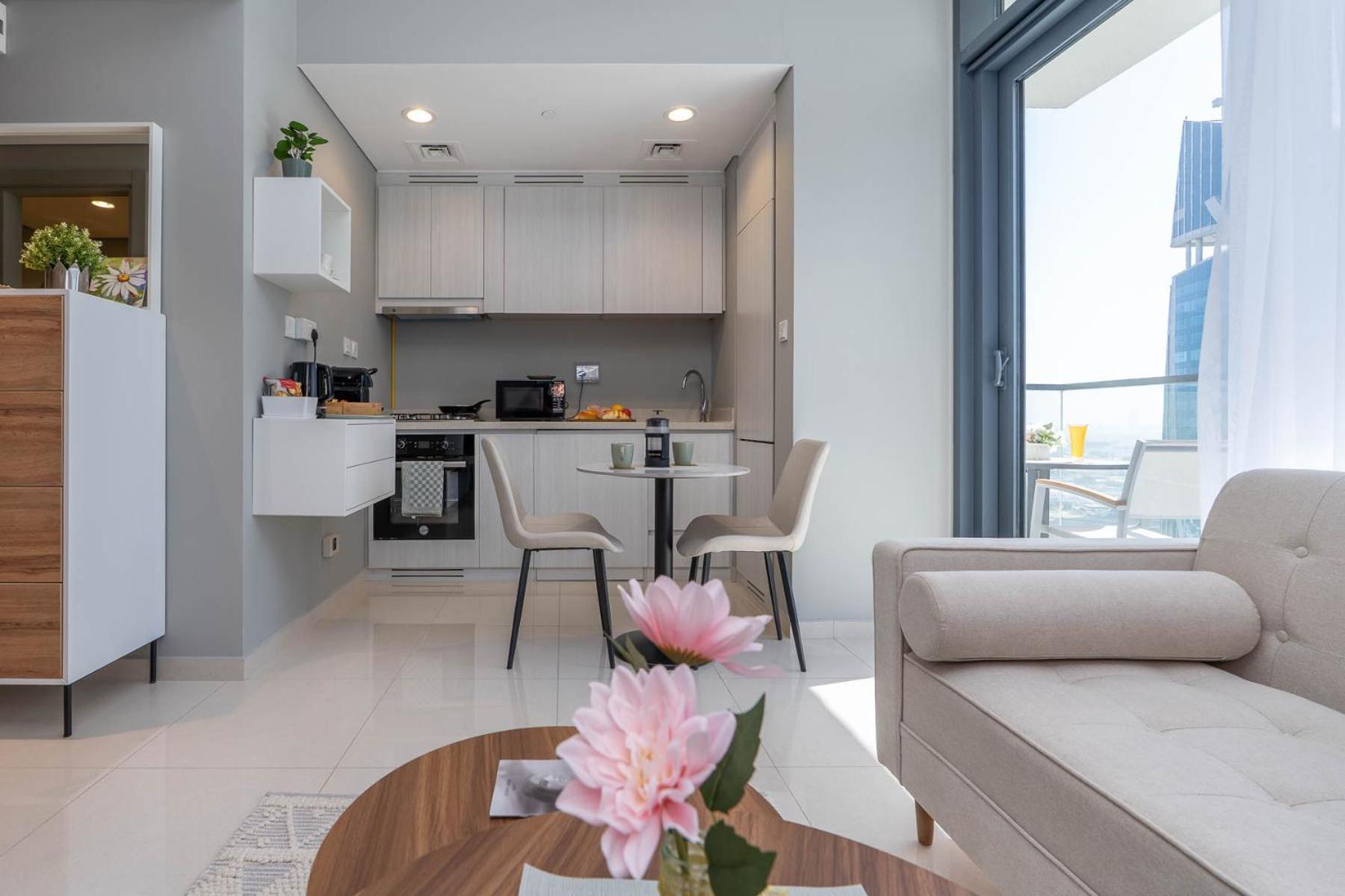 Perfect Location-for Work Or Leisure Apartment *