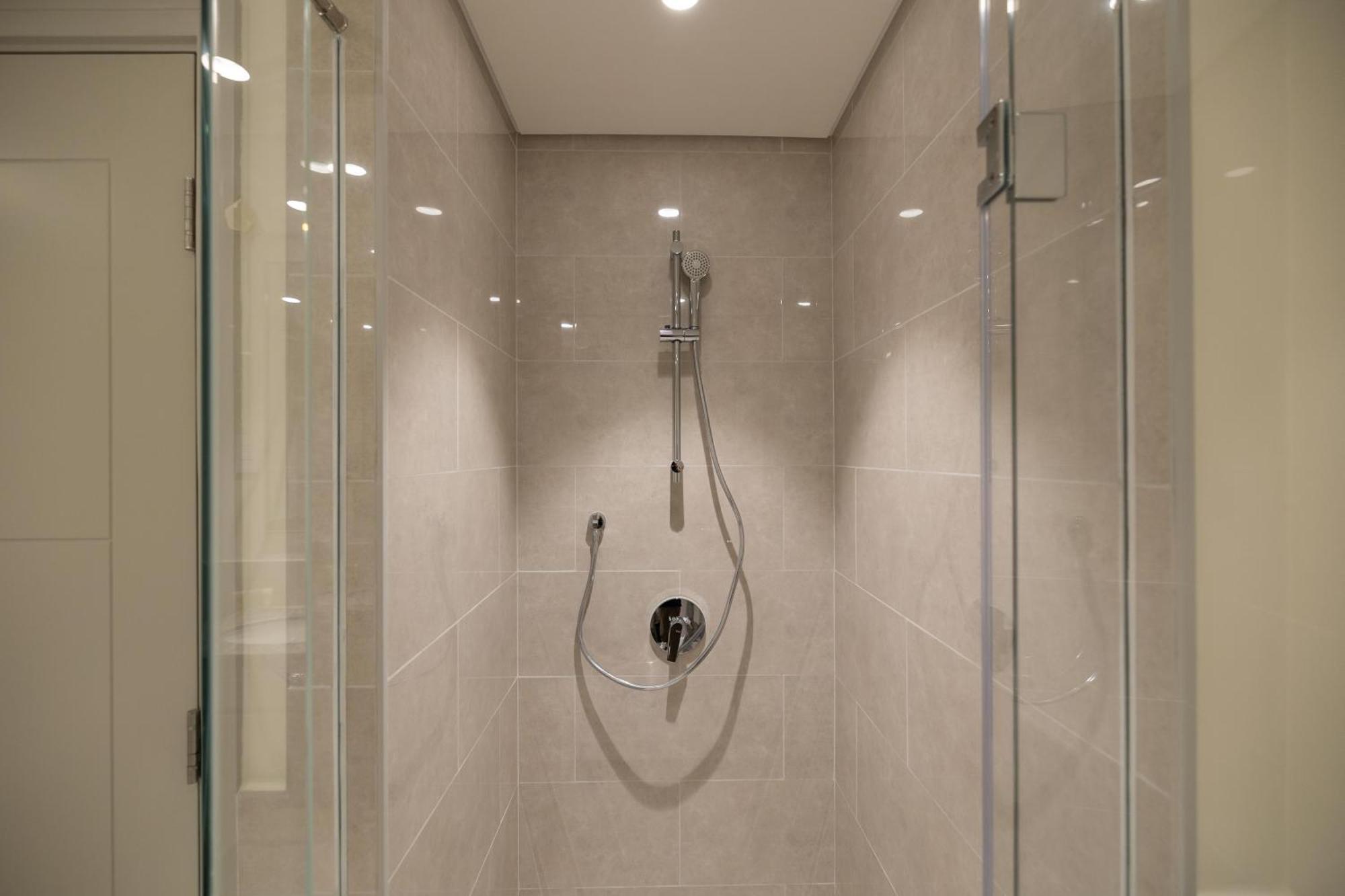Luxury 3br Storage In Downtown *