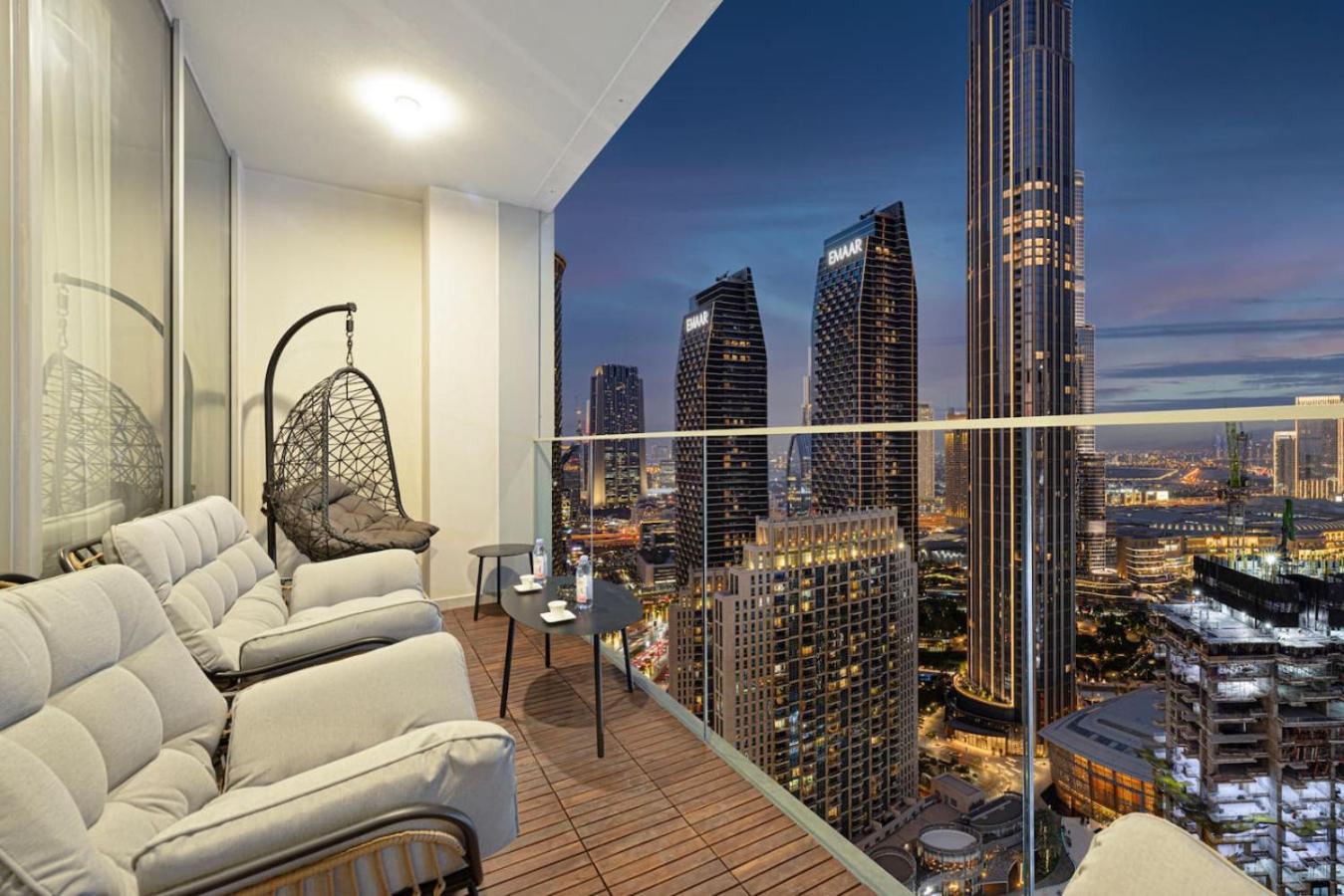 Burj Khalifa View And Mall Walk - 4br 14 Guests Dubai