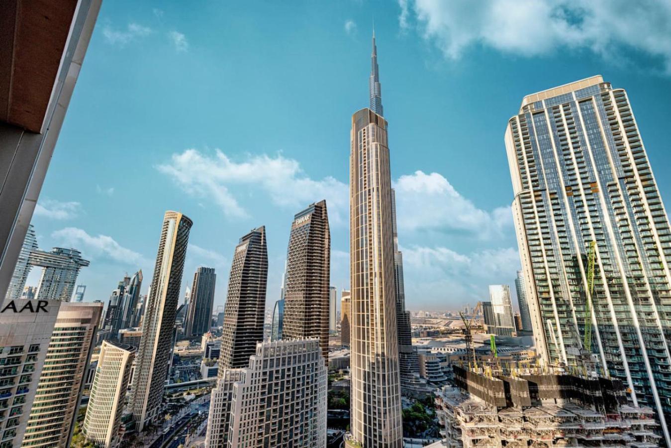 Burj Khalifa View And Mall Walk - 4br 14 Guests Apartment
