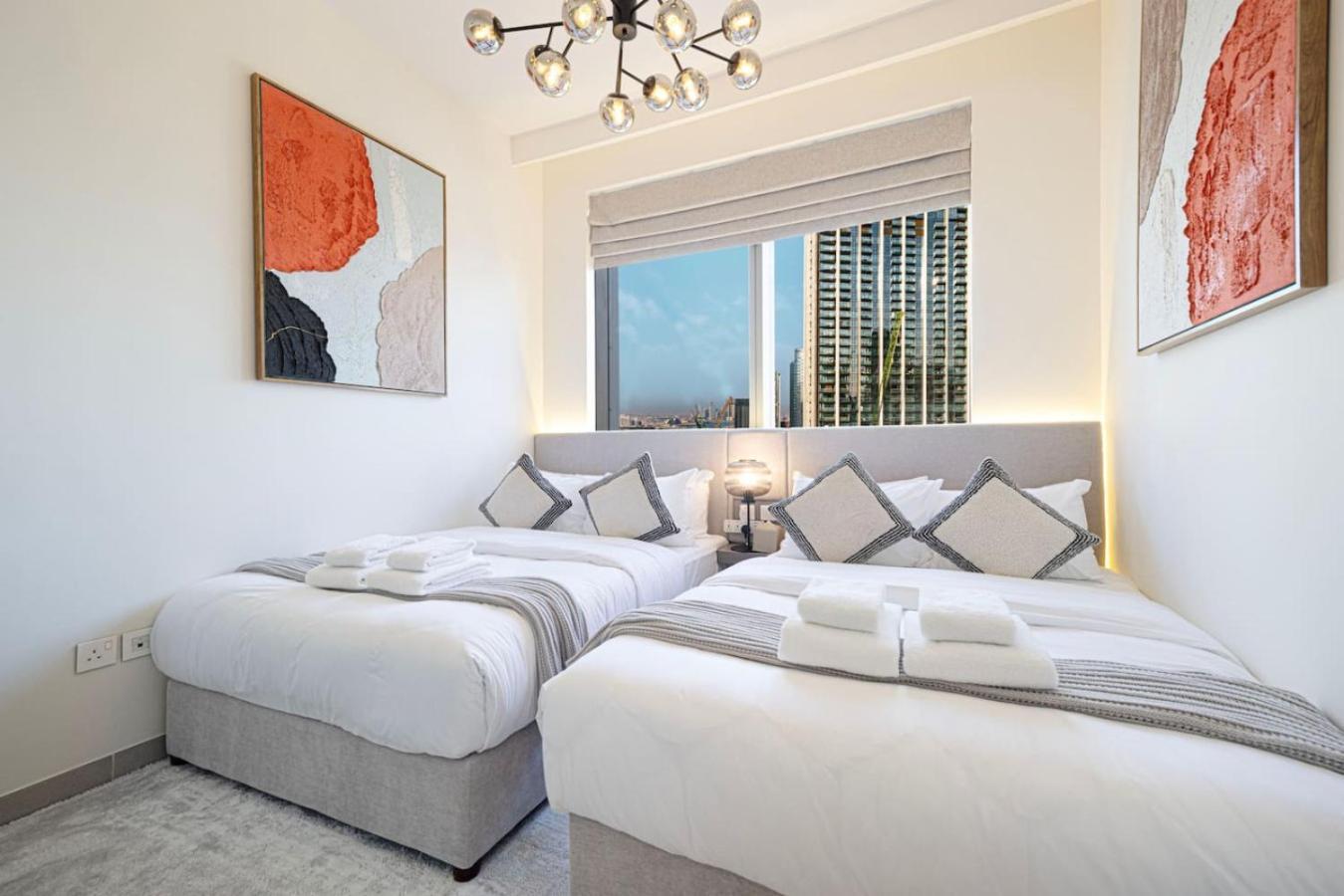 Burj Khalifa View And Mall Walk - 4br 14 Guests * Dubai