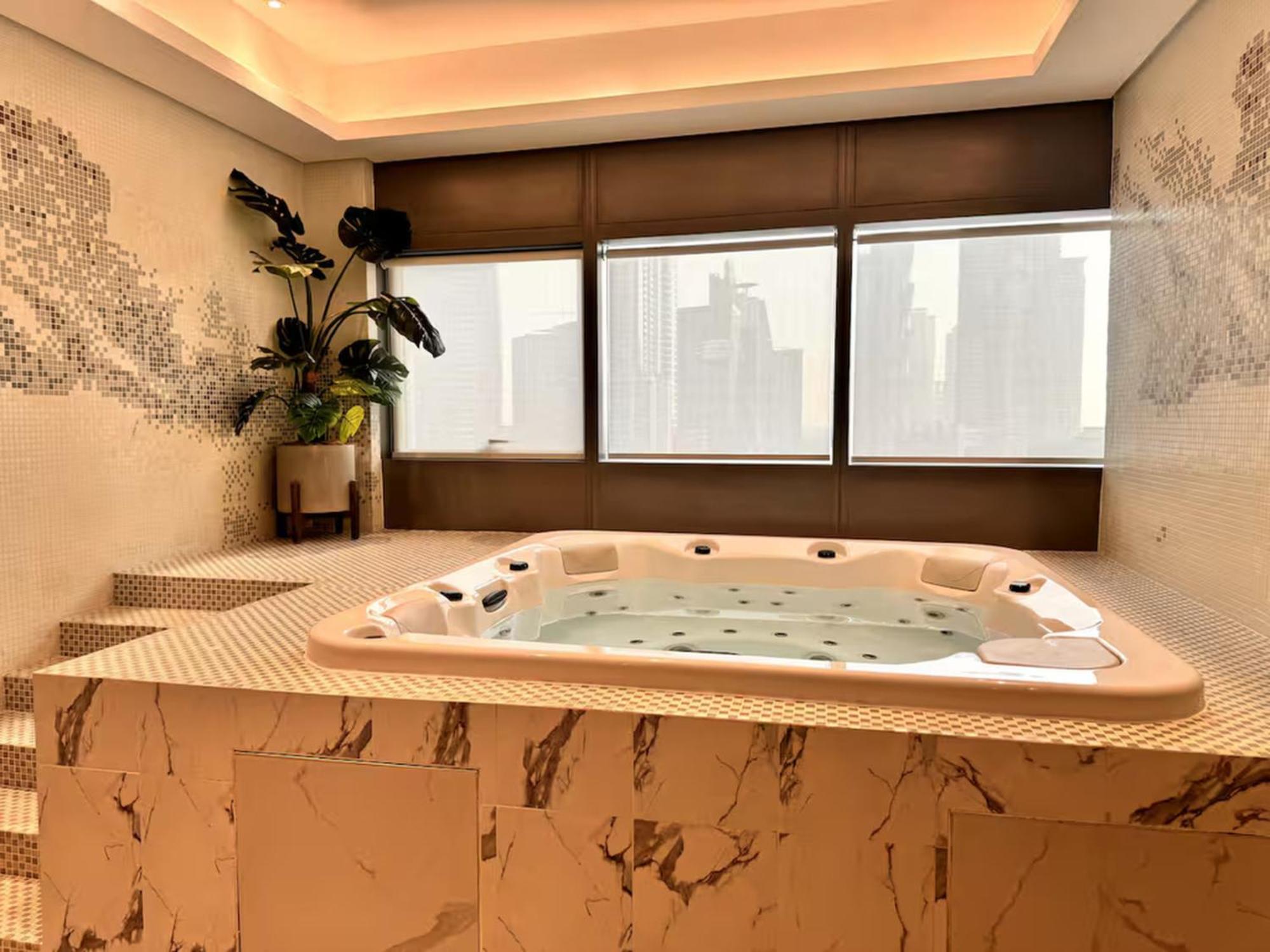 Famous Infinity Pool 64th Floor Near Burj Khalifa Apartment Dubai