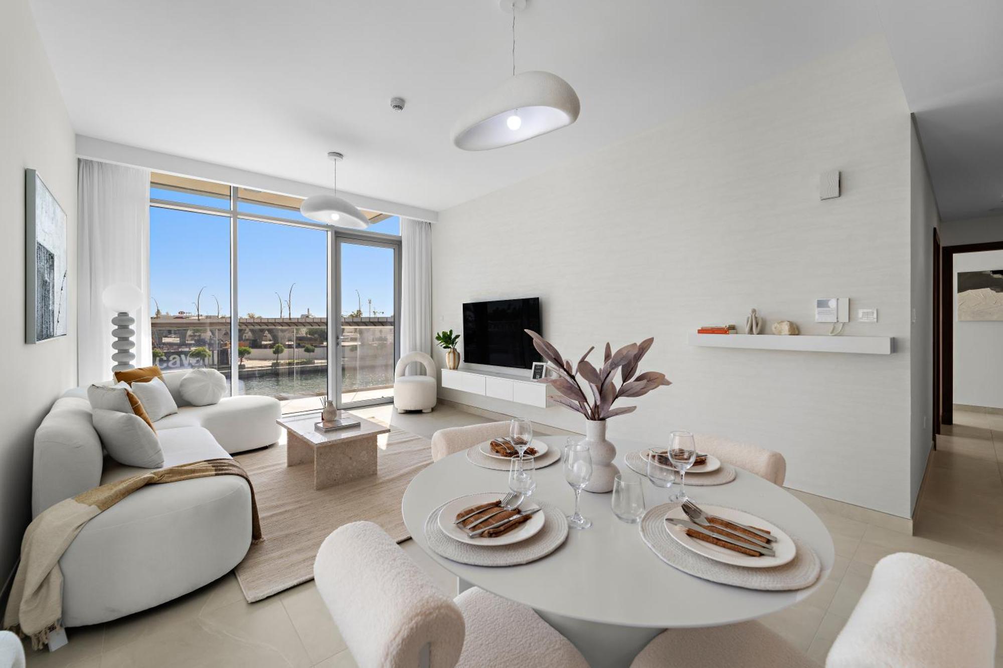 2br Canal Front B3, Canal Views Apartment *