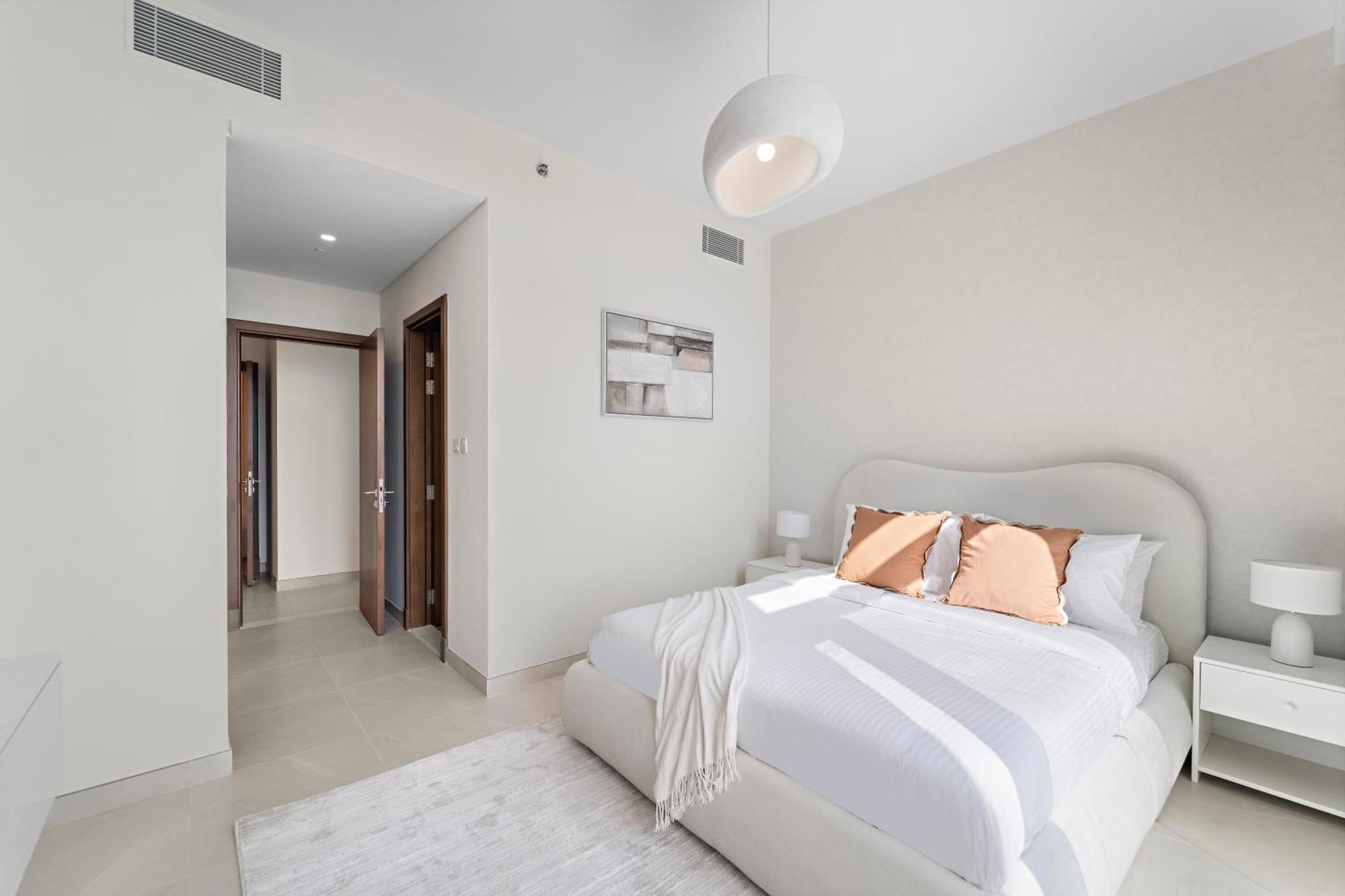 2br Canal Front B3, Canal Views *