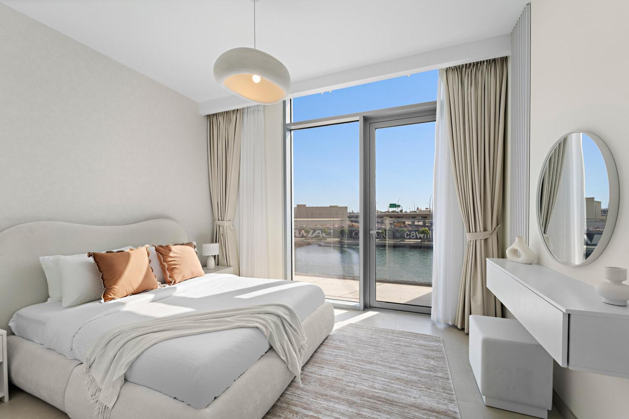 Apartment 2br Canal Front B3, Canal Views *