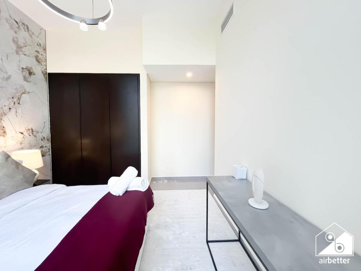 Luxury 2br In Merano Tower & Stunning Canal Views *