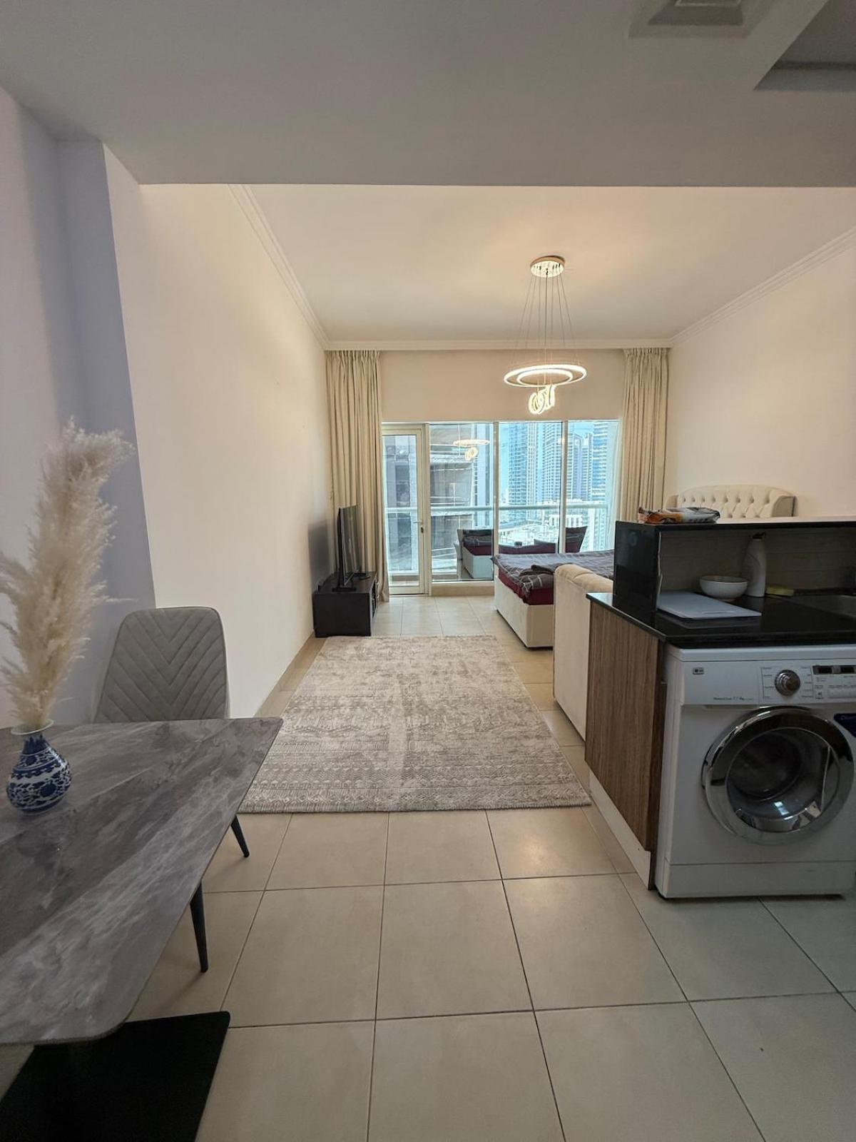 Luxury 1br With Scenic View Near Mall Dubai
