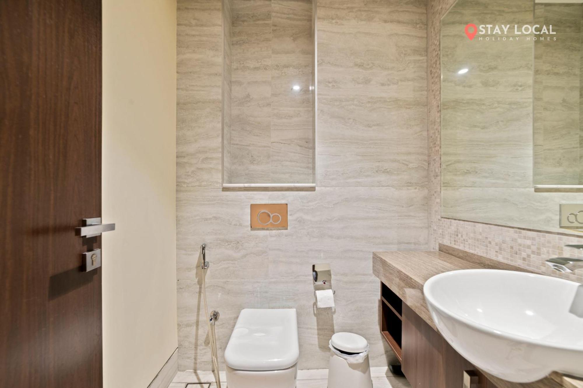 Blissful Sanctuary L 1br Balcony W Canal View L Downtown Near Mall * Dubai