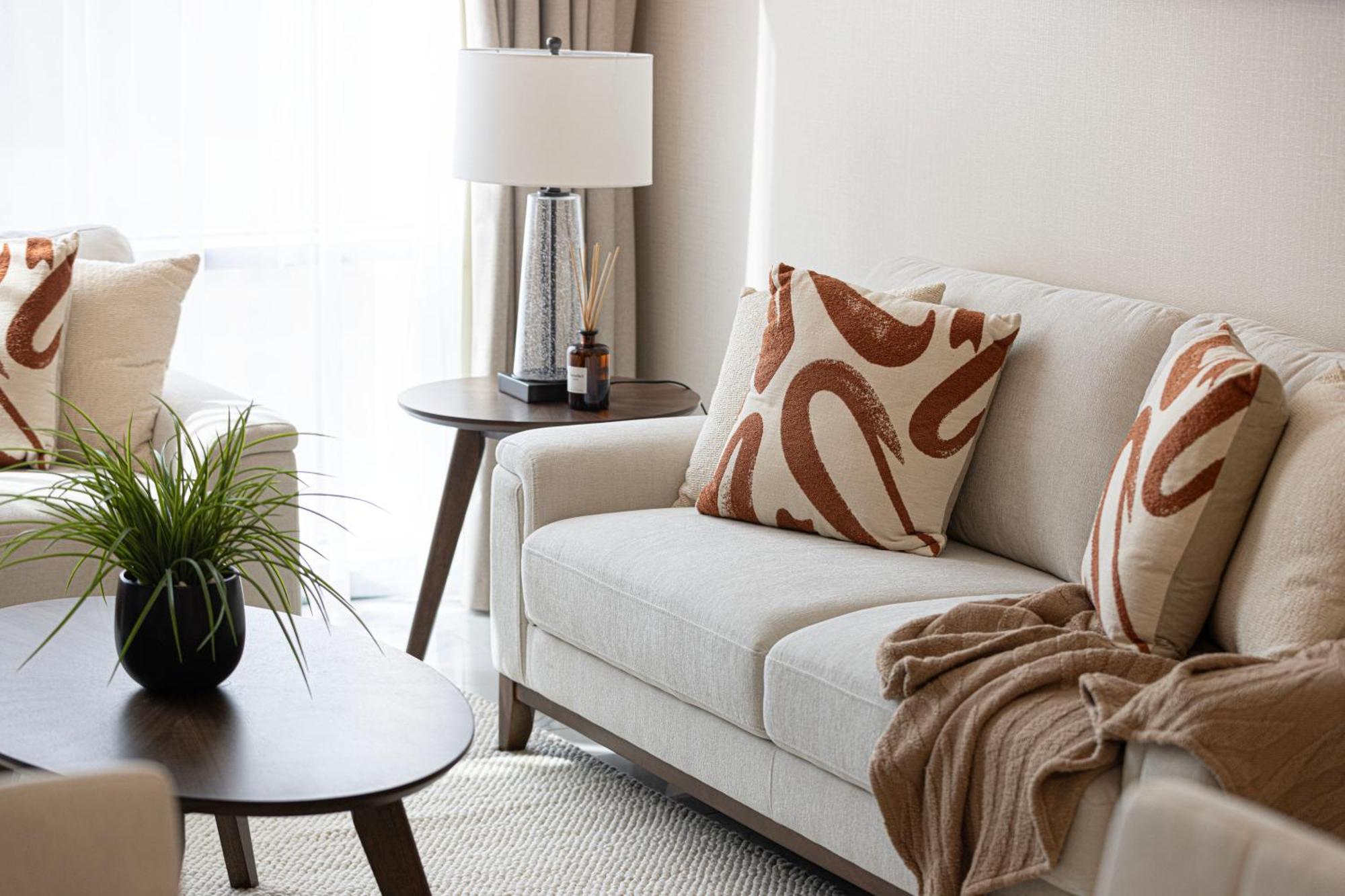 5 Star Amenities 10 Mins Downtown Kite Apartment