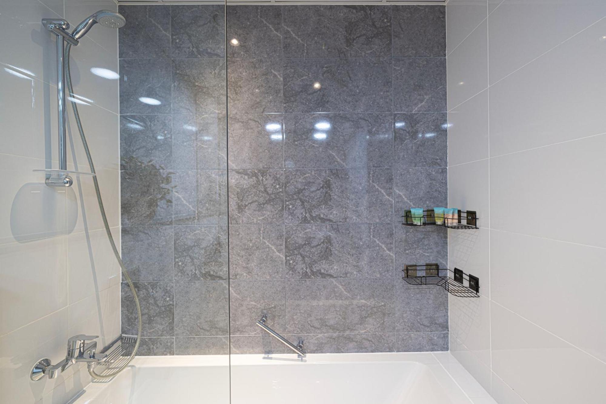 5 Star Amenities 10 Mins Downtown Kite