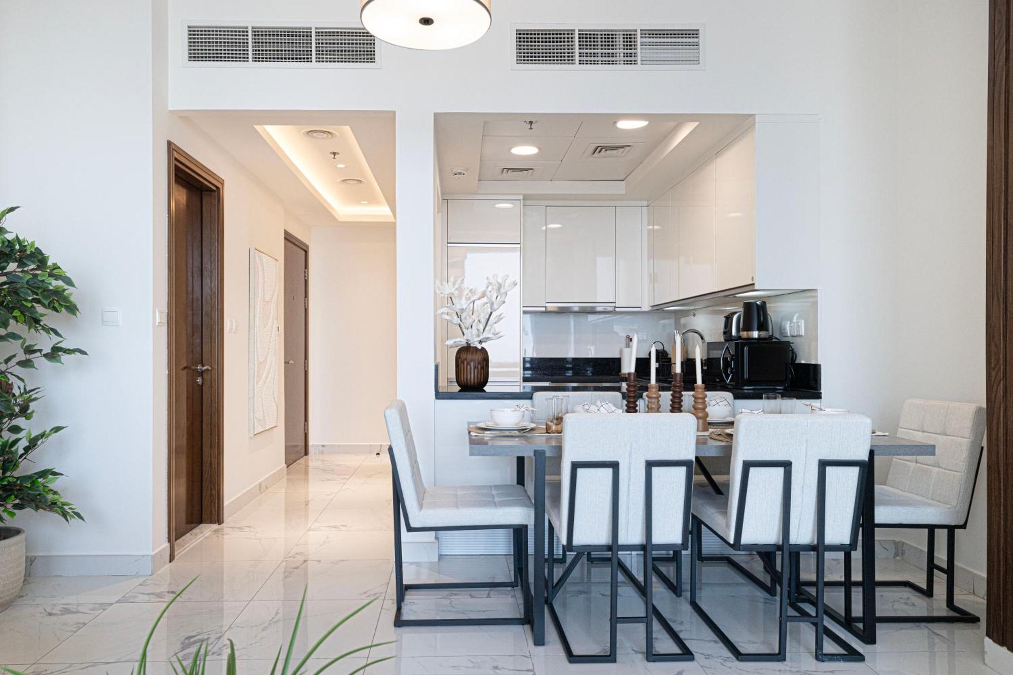 5 Star Amenities 10 Mins Downtown Kite Apartment *