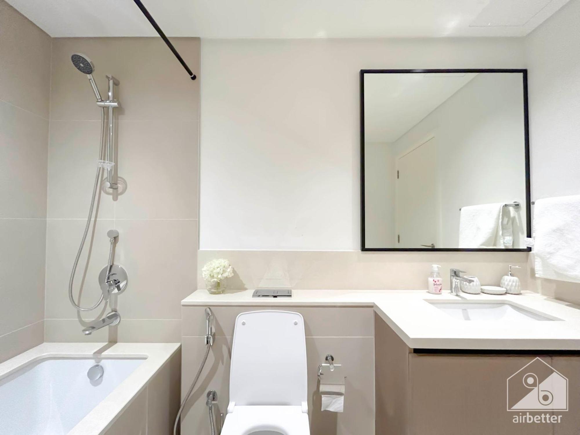 Apartment Luxury 4br At Burj Crown I Balcony Views Dubai