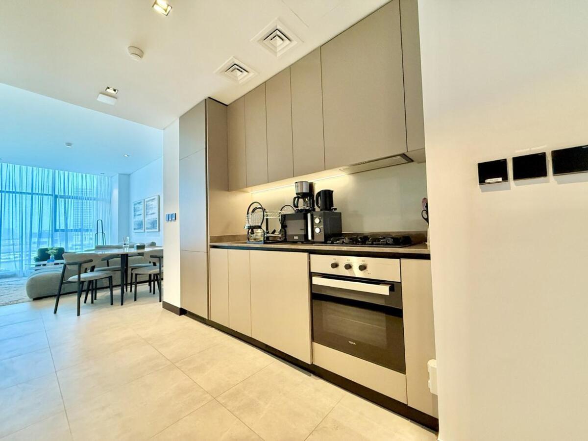 Vserve - 1 Bedroom Escape With Views & Canal Vibes * Dubai