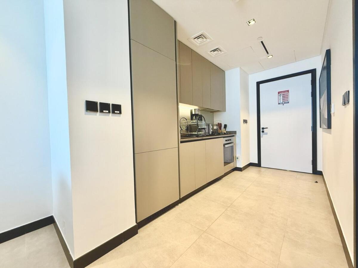Vserve - 1 Bedroom Escape With Views & Canal Vibes Apartment Dubai