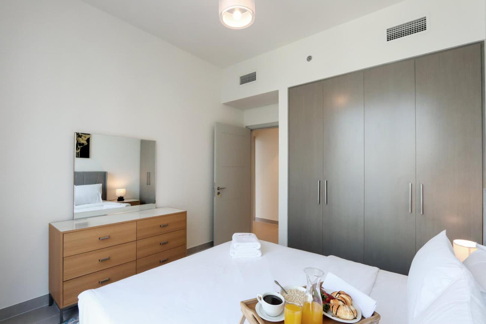 Livbnb-upgraded 3b Maid's, Opera District View Apartment Dubai