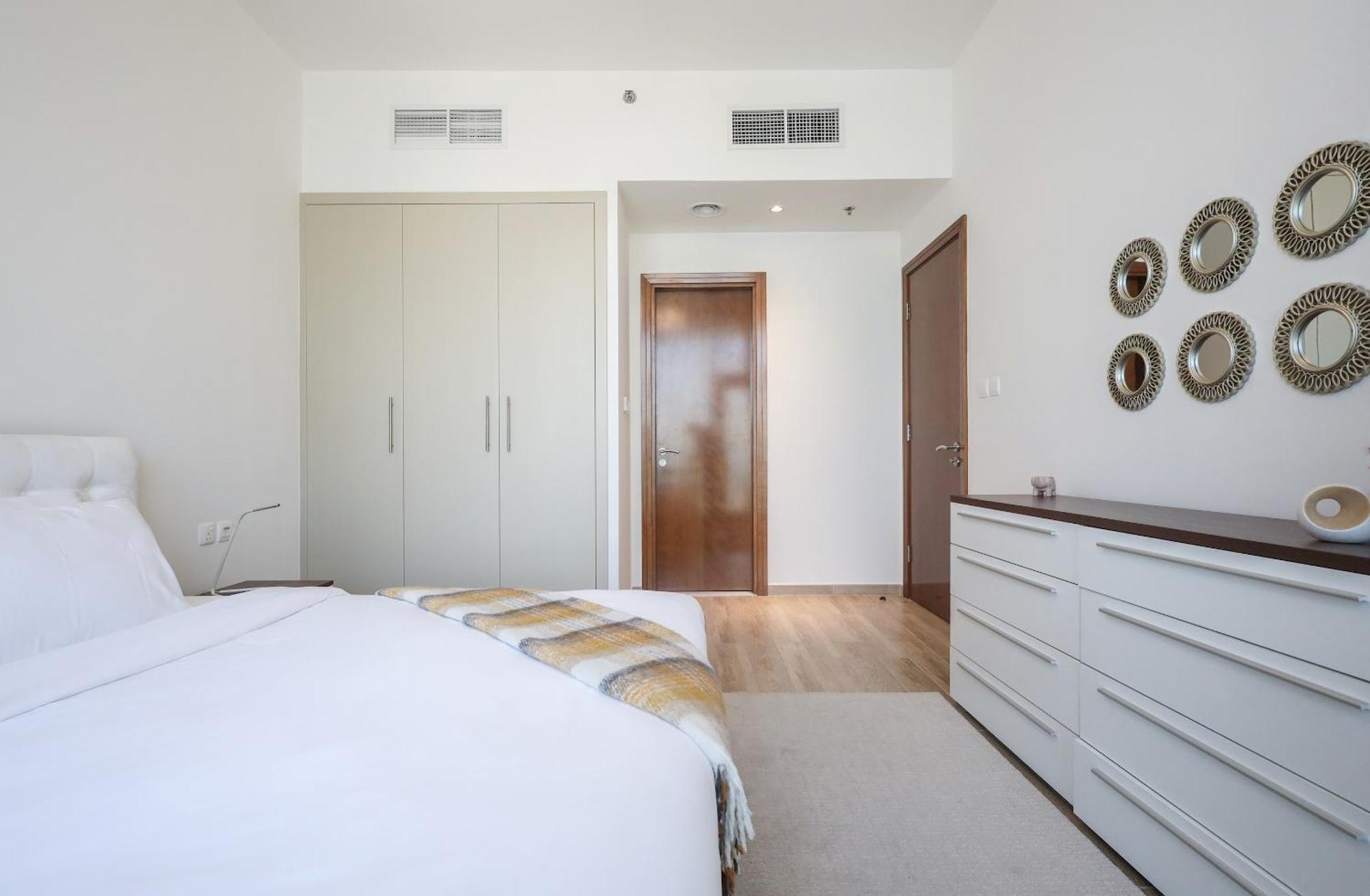Elite Lux Homes - Amna Tower, Dubai, Where Comfort Meets Style Apartment *