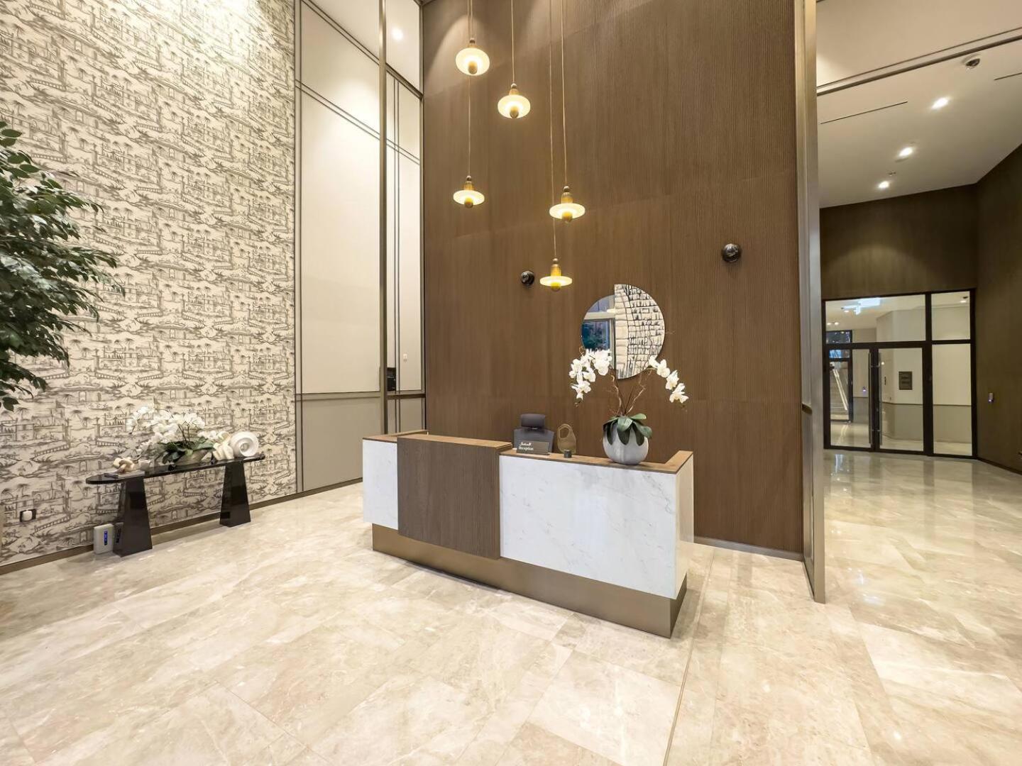 Upscale 2br With Burj Khalifa View - Next To Opera And Near Mall * Dubai