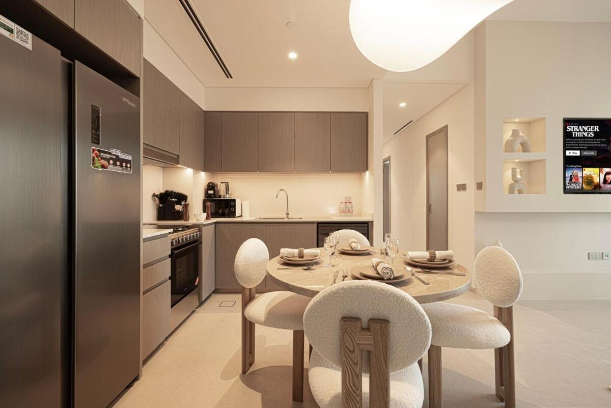 Apartment Upscale 2br With Burj Khalifa View - Next To Opera And Near Mall
