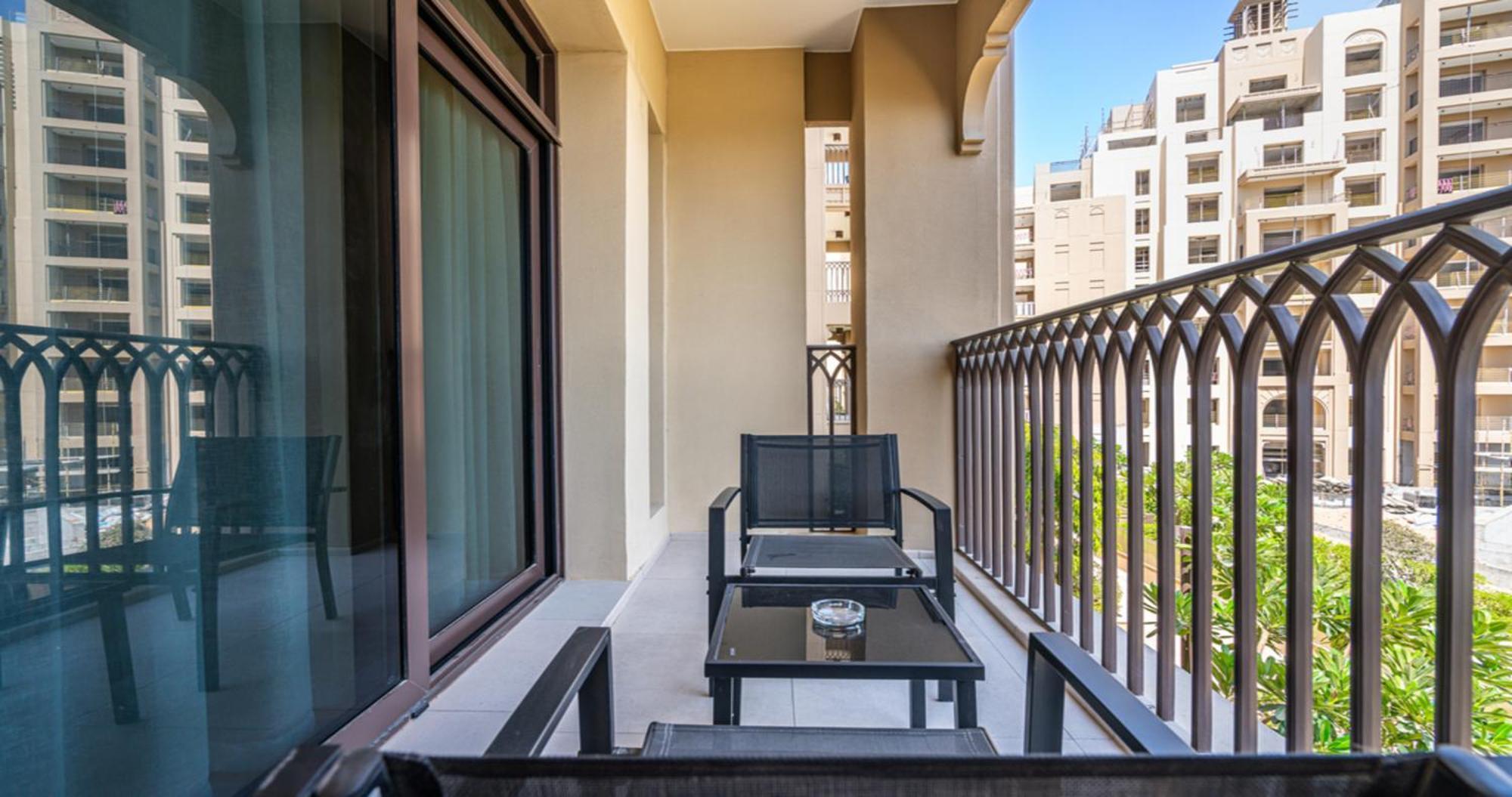 Modern Living -near Madinat Jumeirah Living -close To Apartment *
